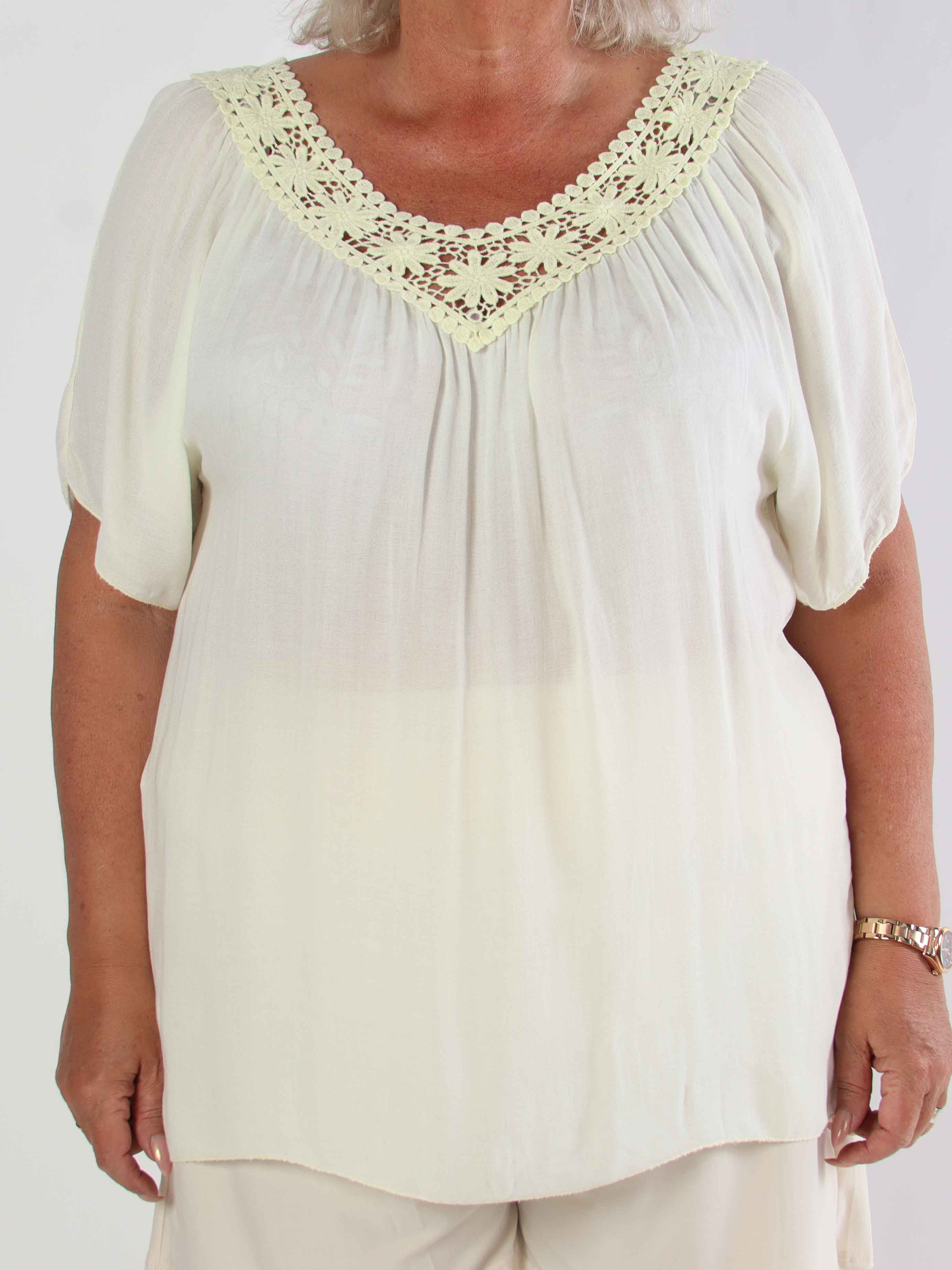 Cassandra - Söt lätt tunika i viskos med broderad skärning