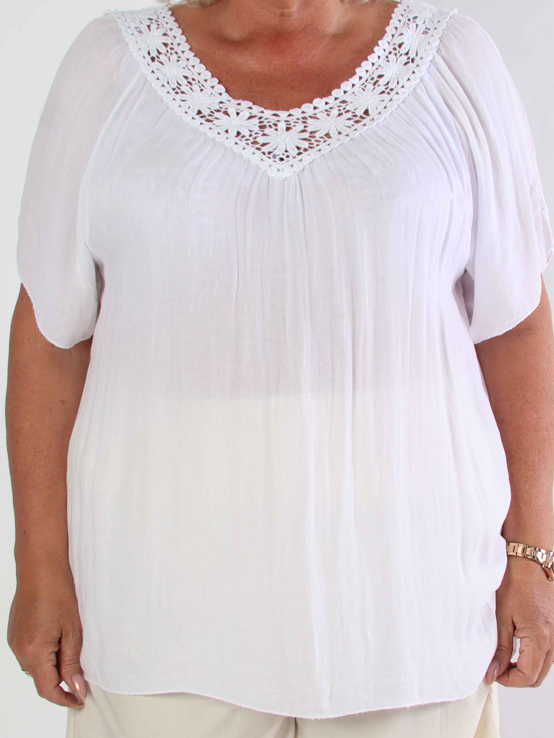Cassandra - Söt lätt tunika i viskos med broderad skärning