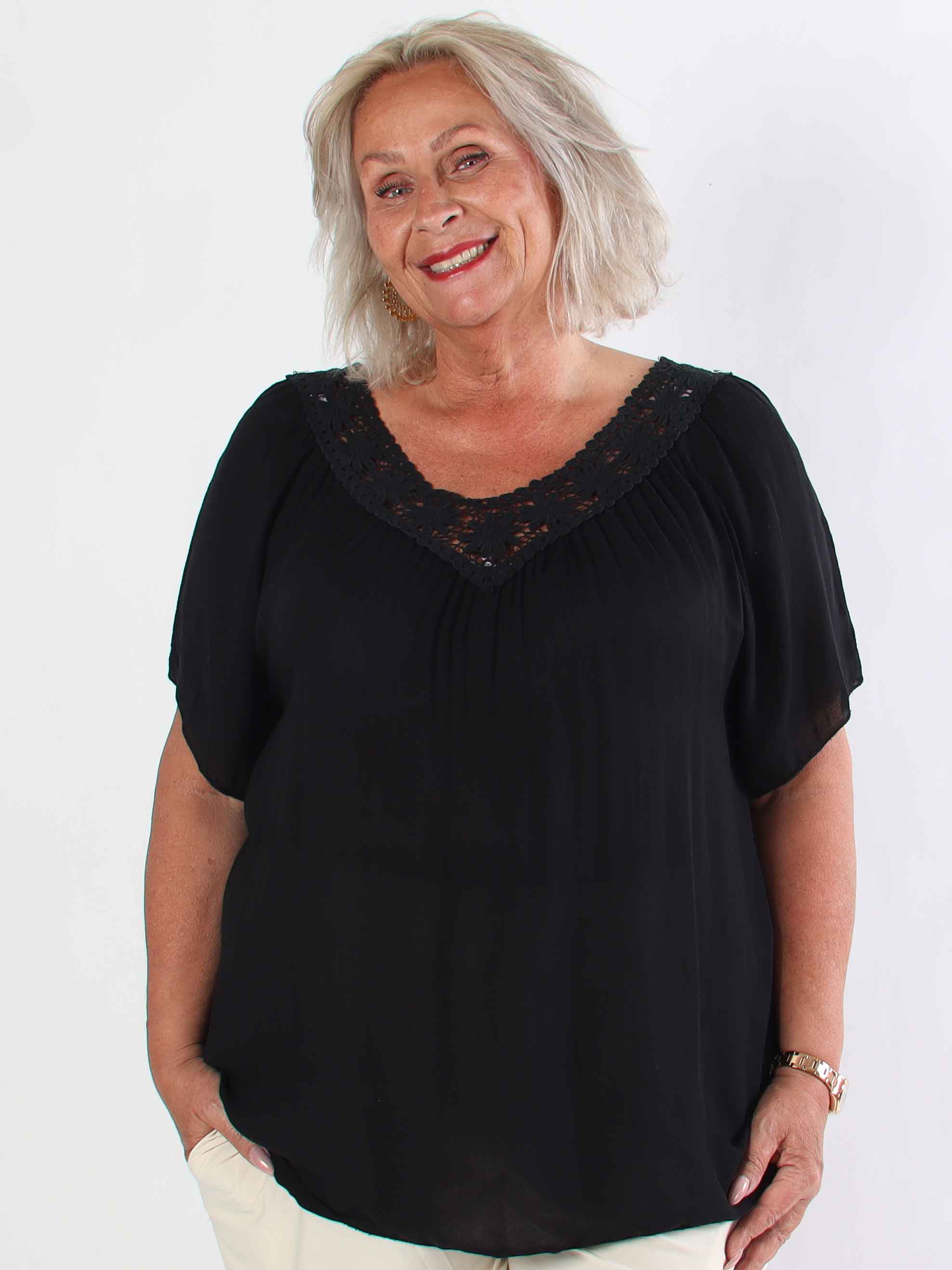 Cassandra - Söt lätt tunika i viskos med broderad skärning