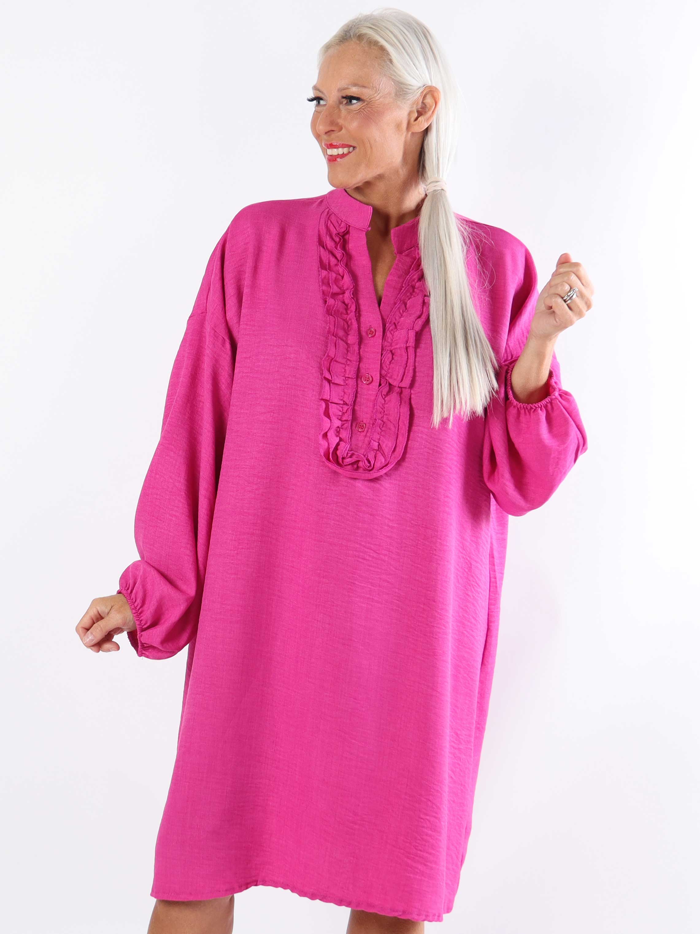 Cassia Plain - Tunikaklänning i plus size med volanger vid bröstet