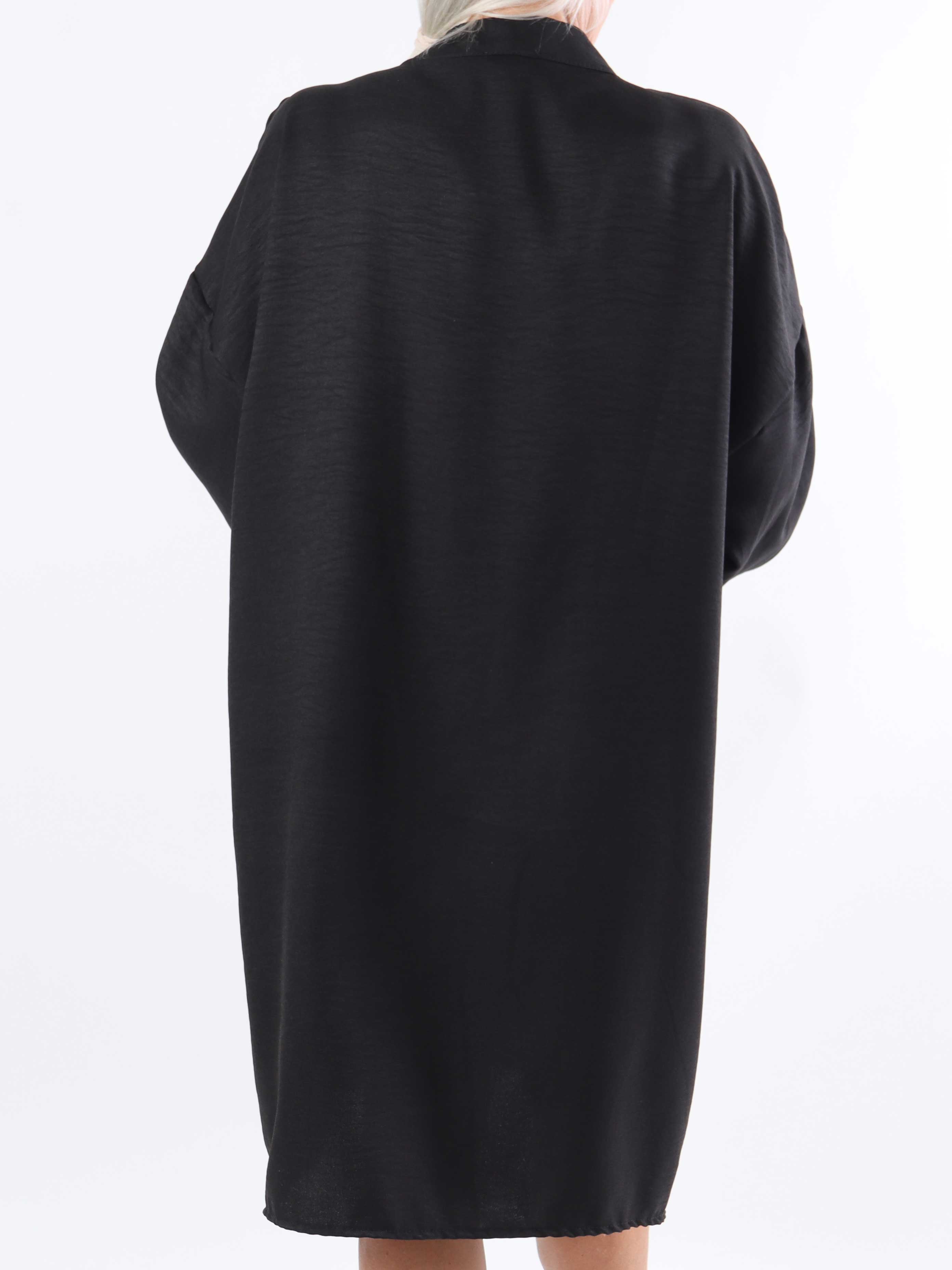 Cassia Plain - Tunikaklänning i plus size med volanger vid bröstet