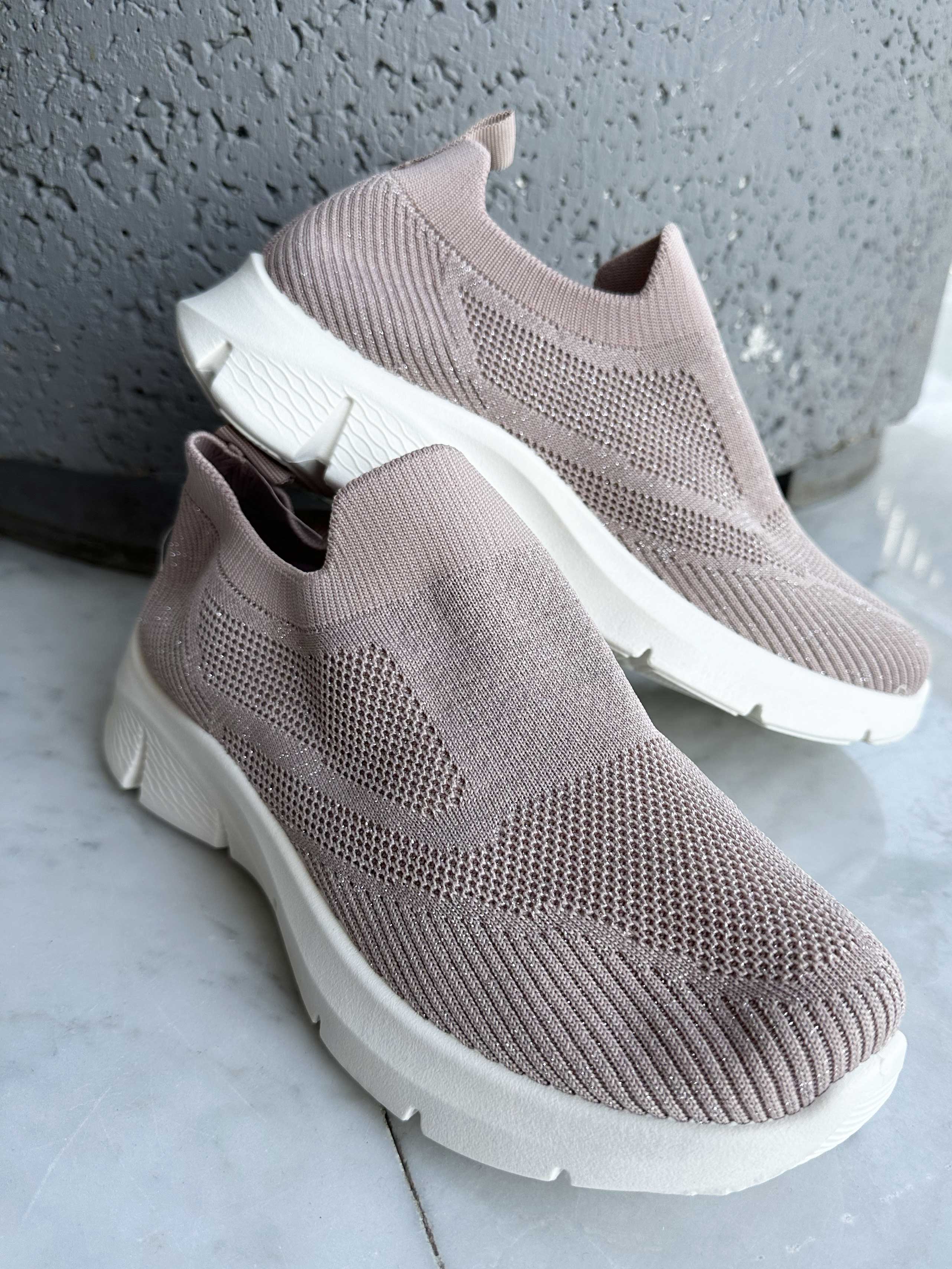 Cassie - Sneakers med strumpor och glittertrådar