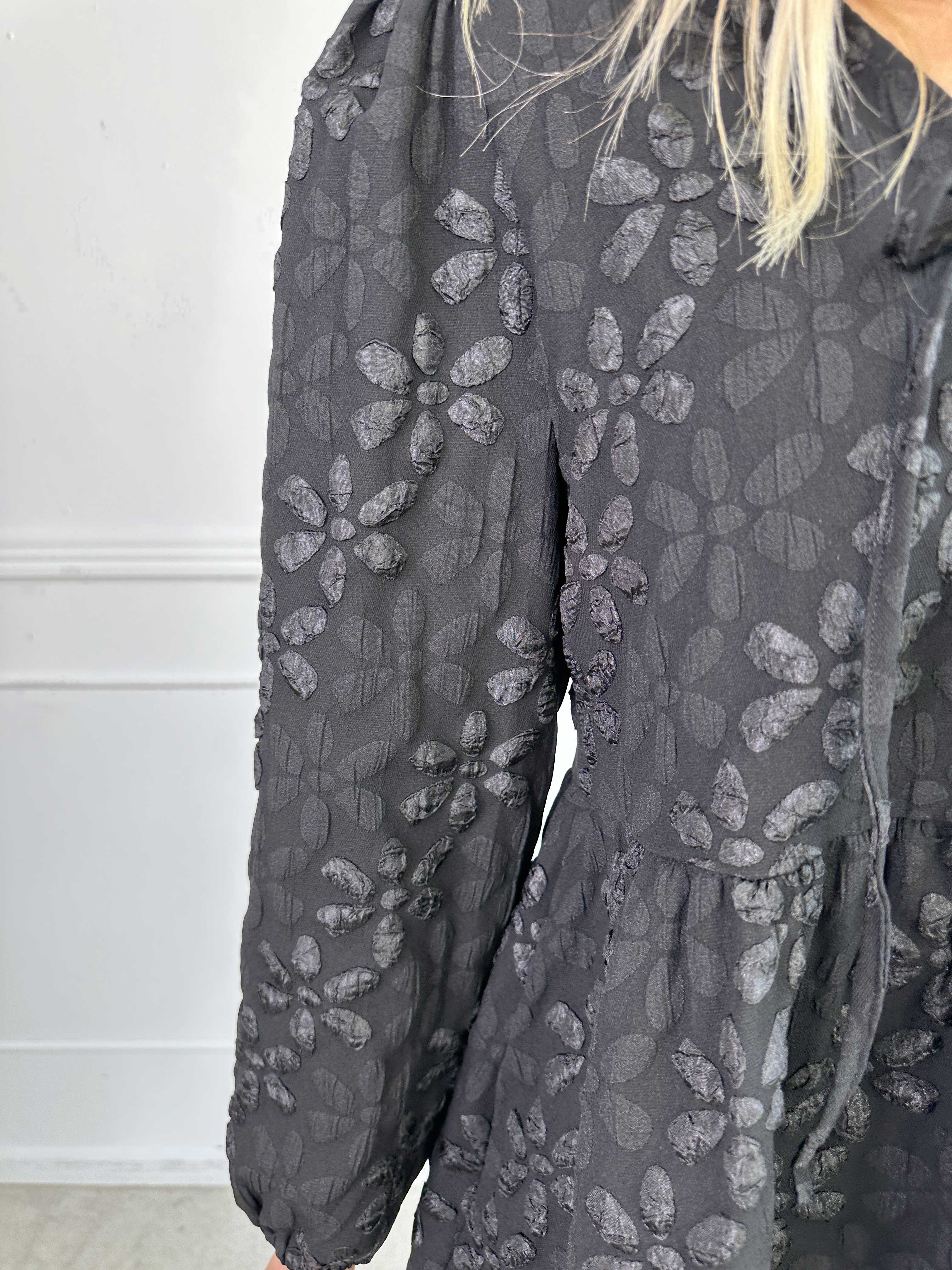 Cersei - Söt klänning med blommor och rosetter