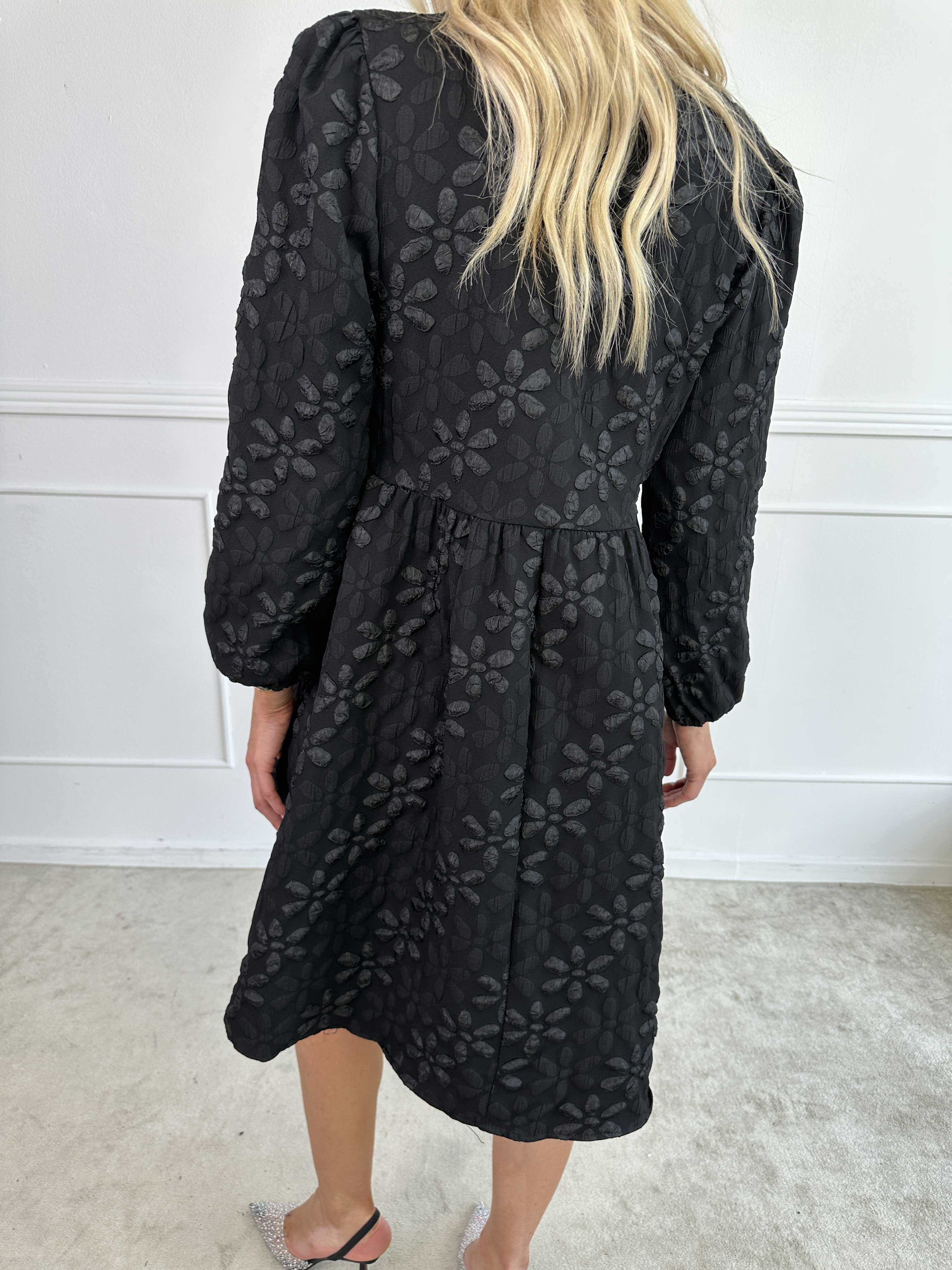 Cersei - Söt klänning med blommor och rosetter