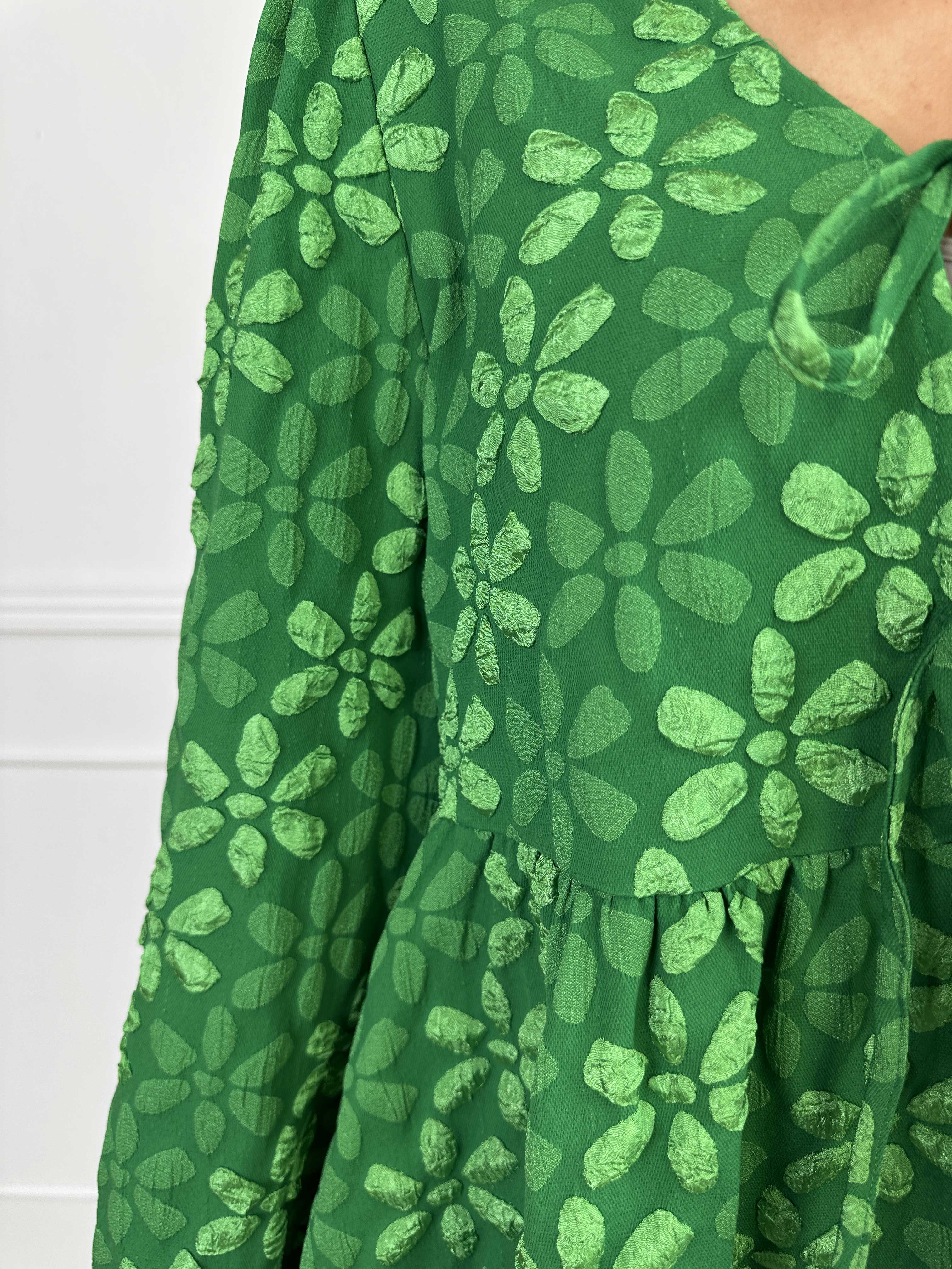 Cersei - Söt klänning med blommor och rosetter