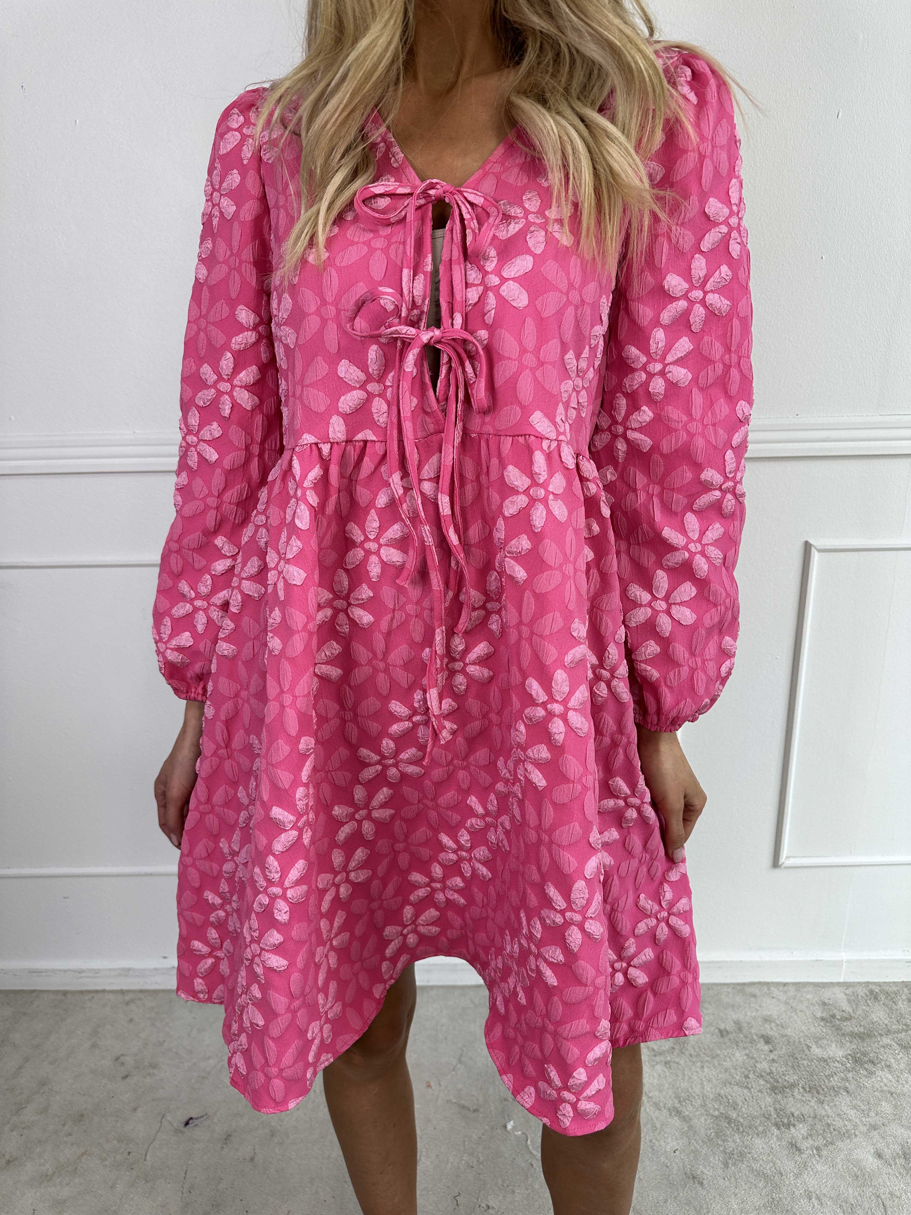 Cersei - Söt klänning med blommor och rosetter