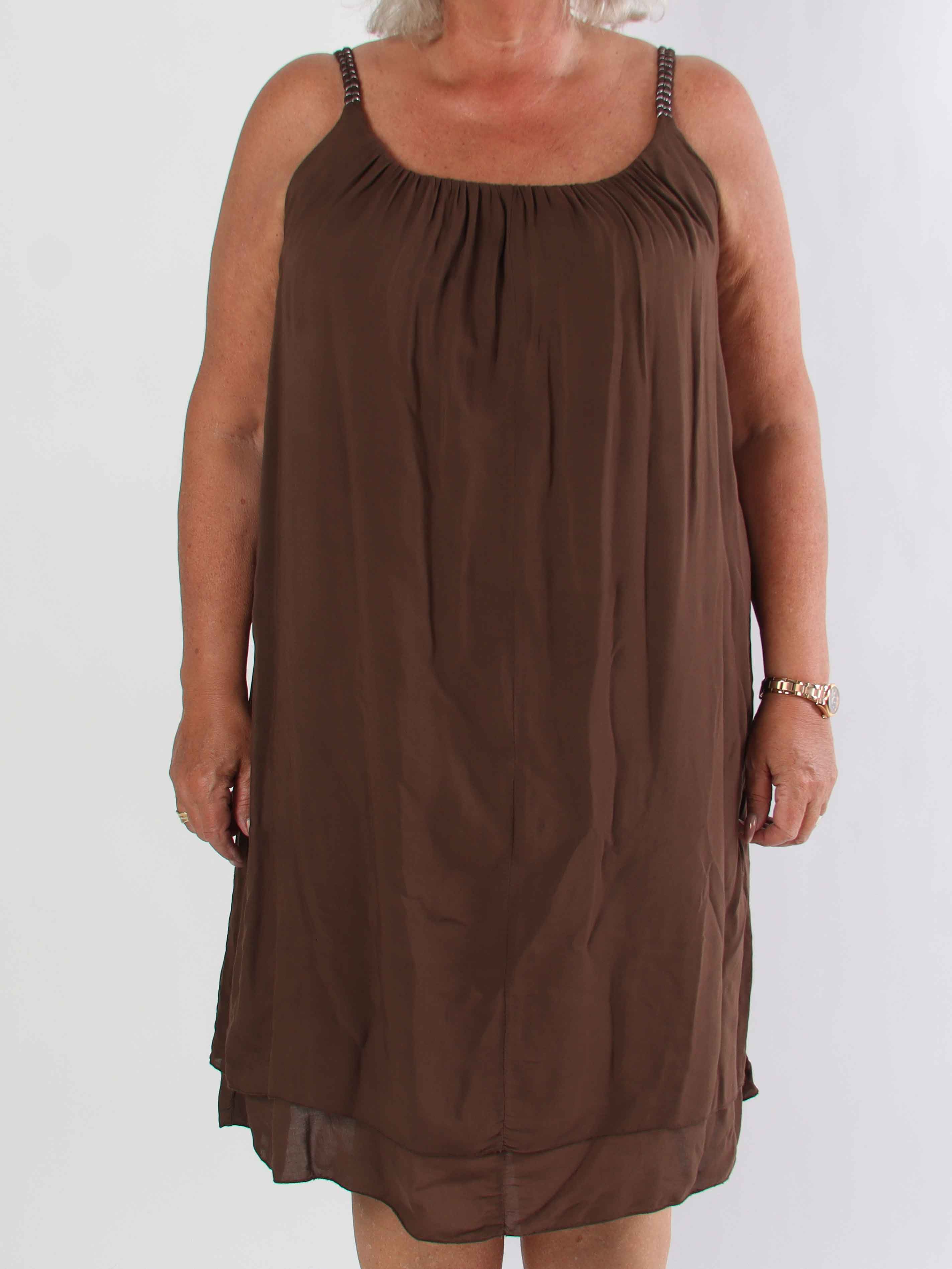 Chalkis - Plus size klänning i mjuk viskos med flätade axelremmar