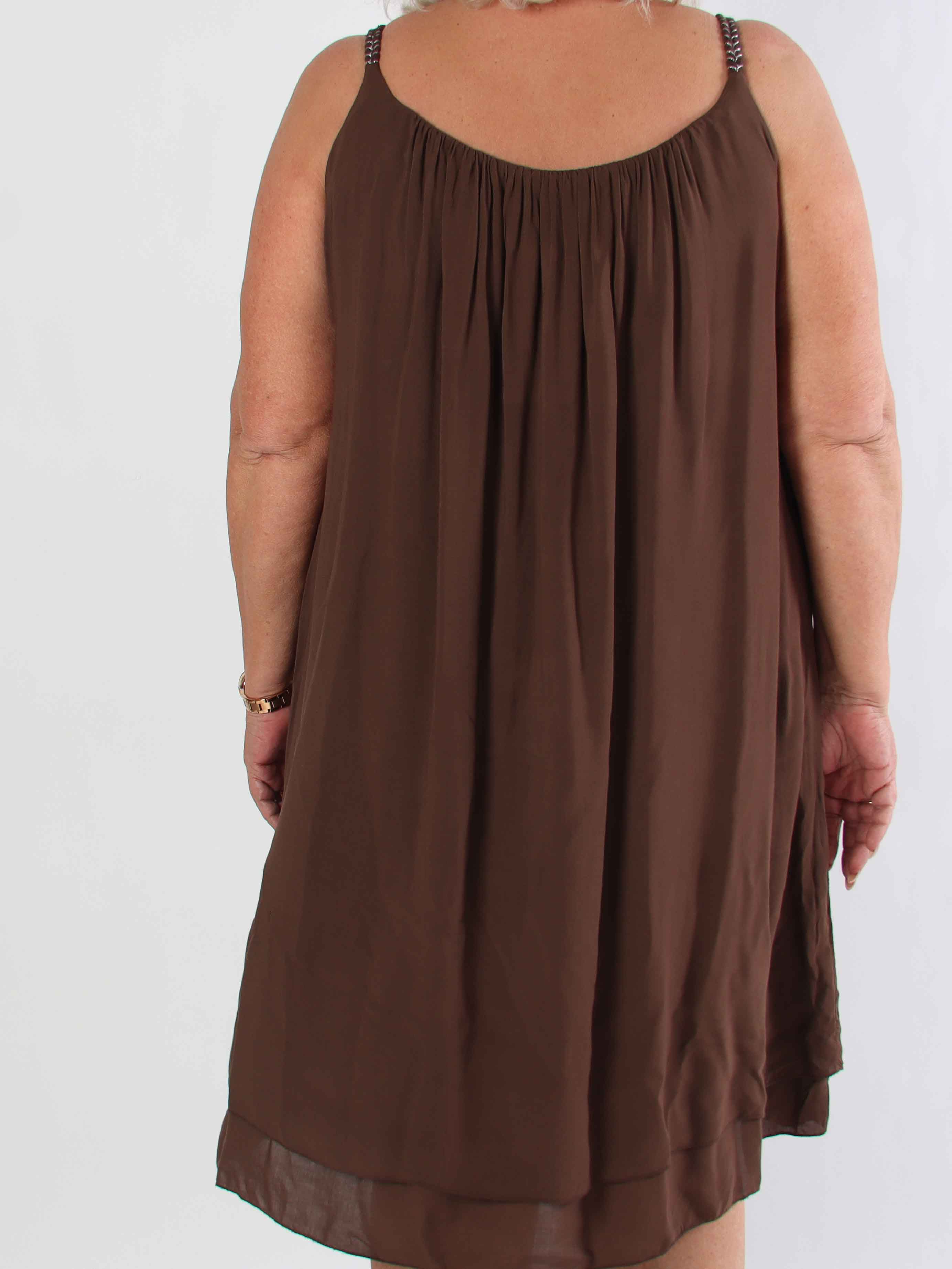 Chalkis - Plus size klänning i mjuk viskos med flätade axelremmar