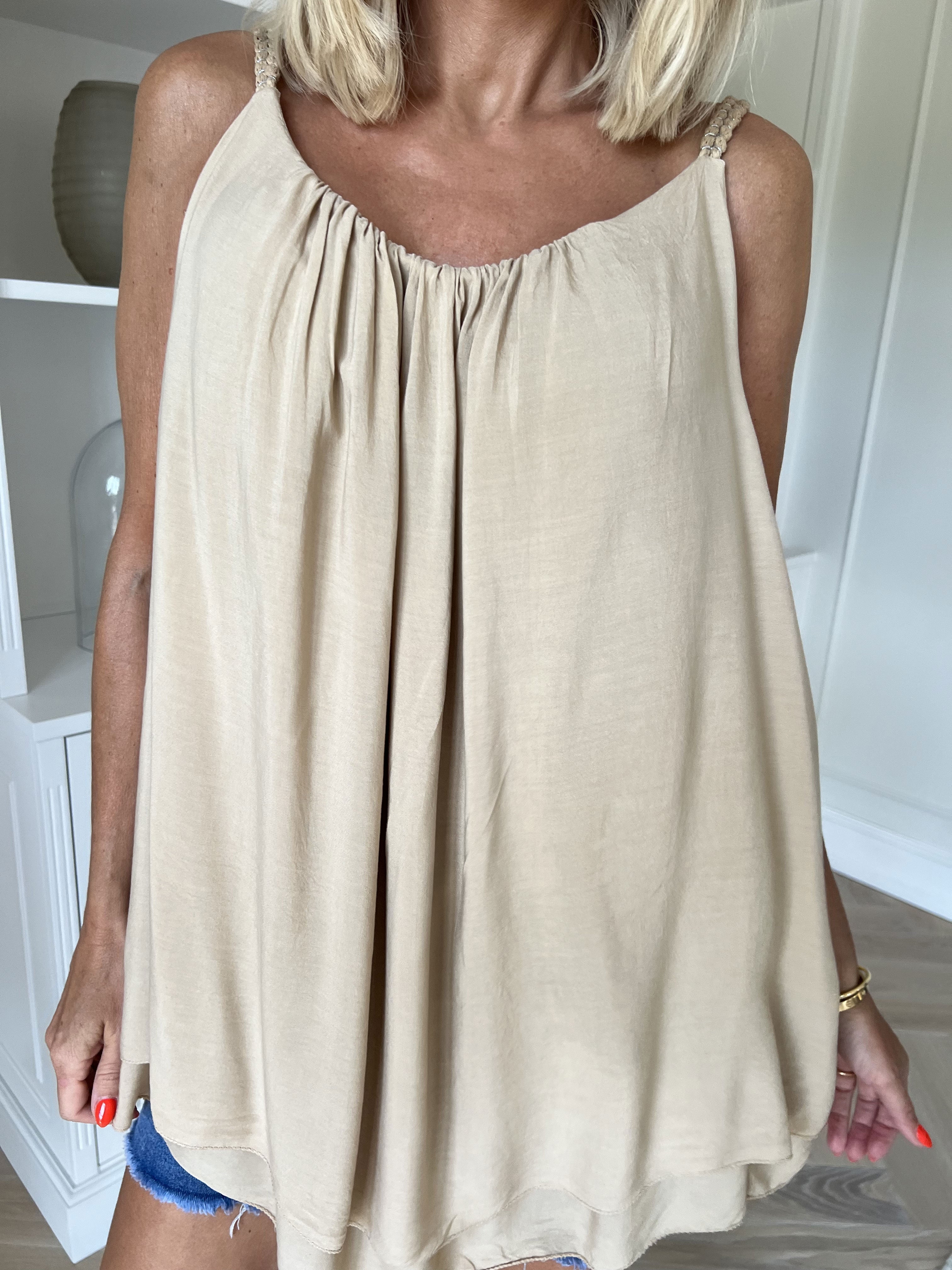 Chalkis Top - Topp i mjuk viskos med flätade axelband