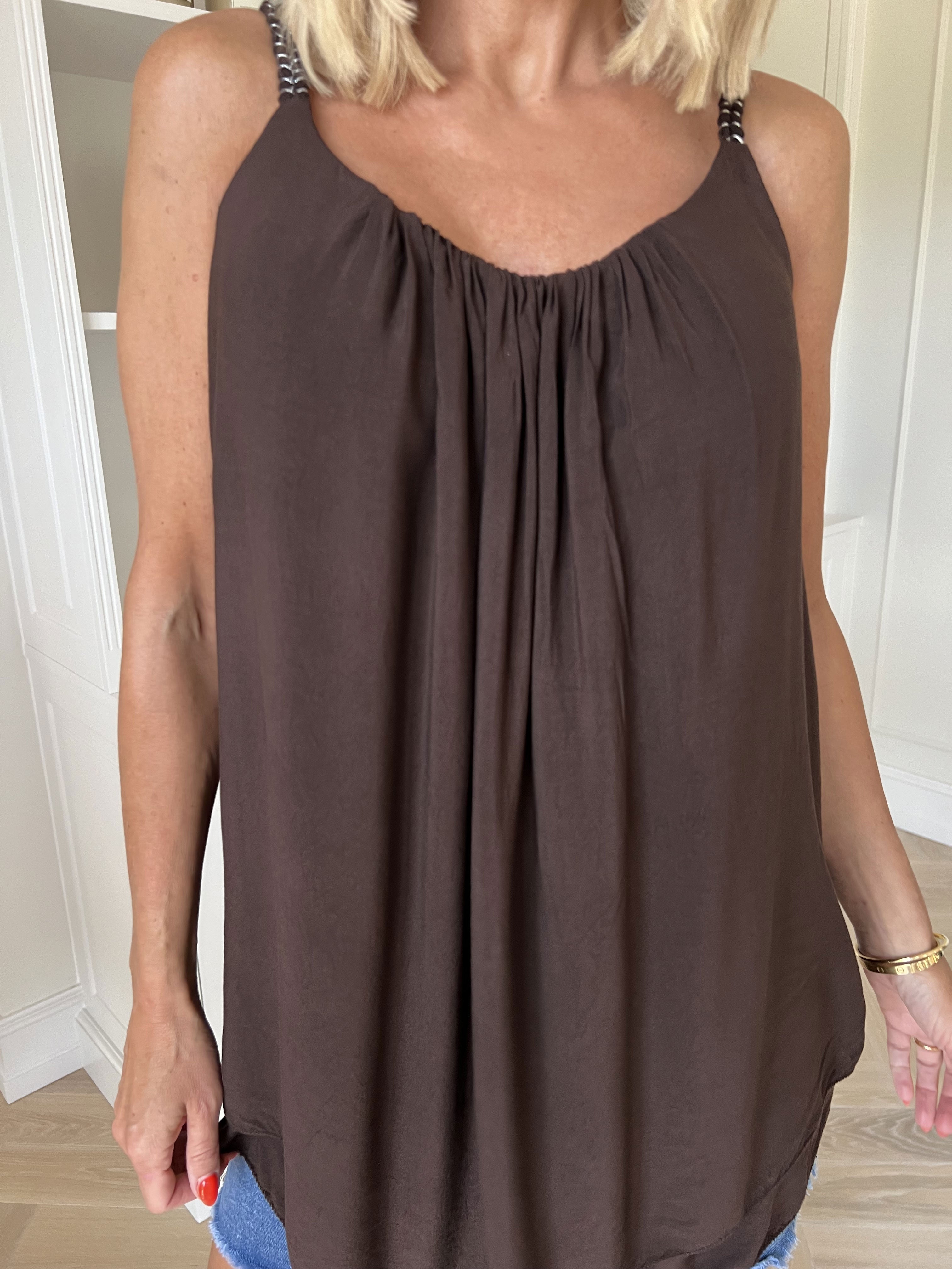 Chalkis Top - Topp i mjuk viskos med flätade axelband