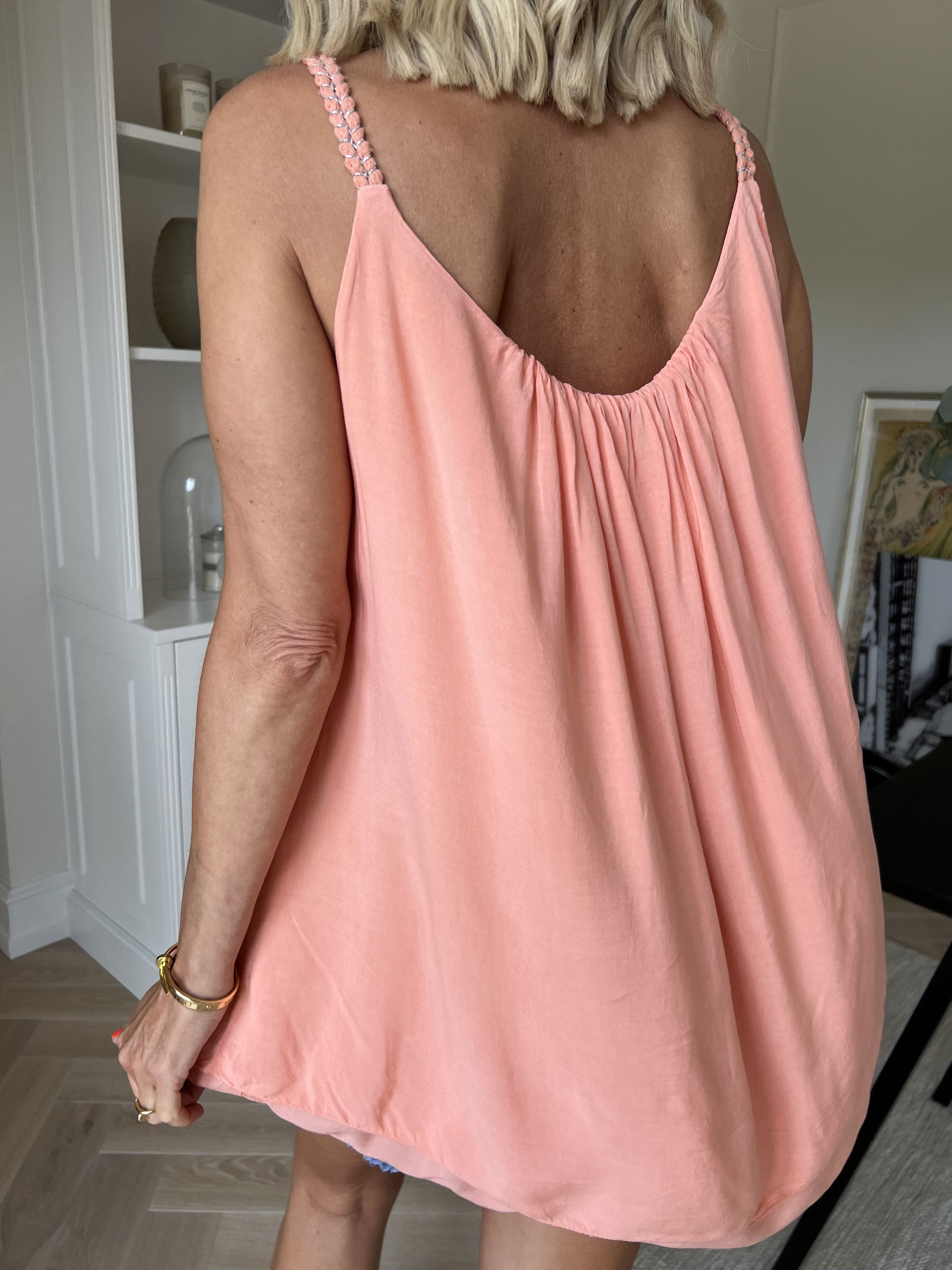 Chalkis Top - Topp i mjuk viskos med flätade axelband