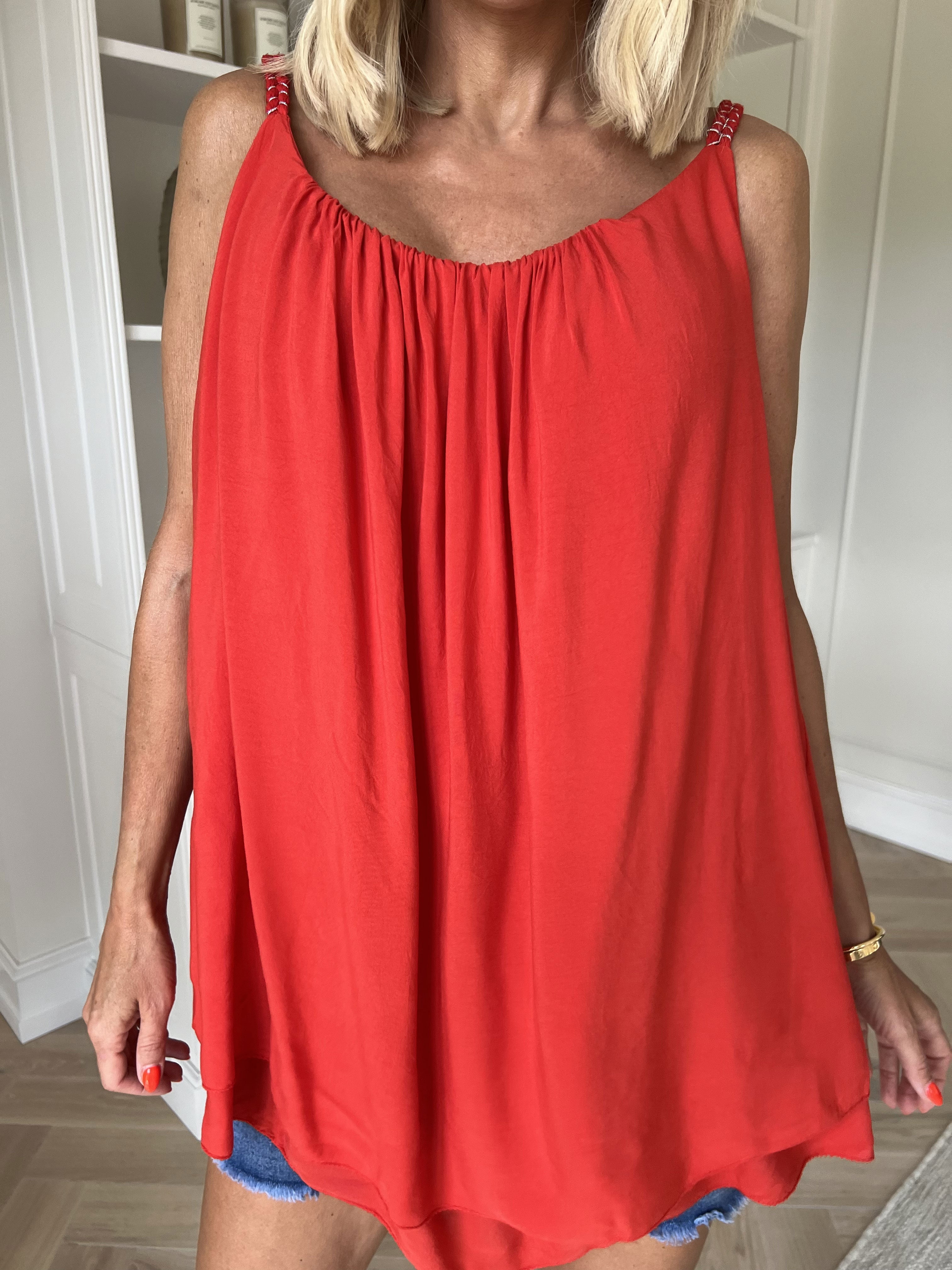 Chalkis Top - Topp i mjuk viskos med flätade axelband