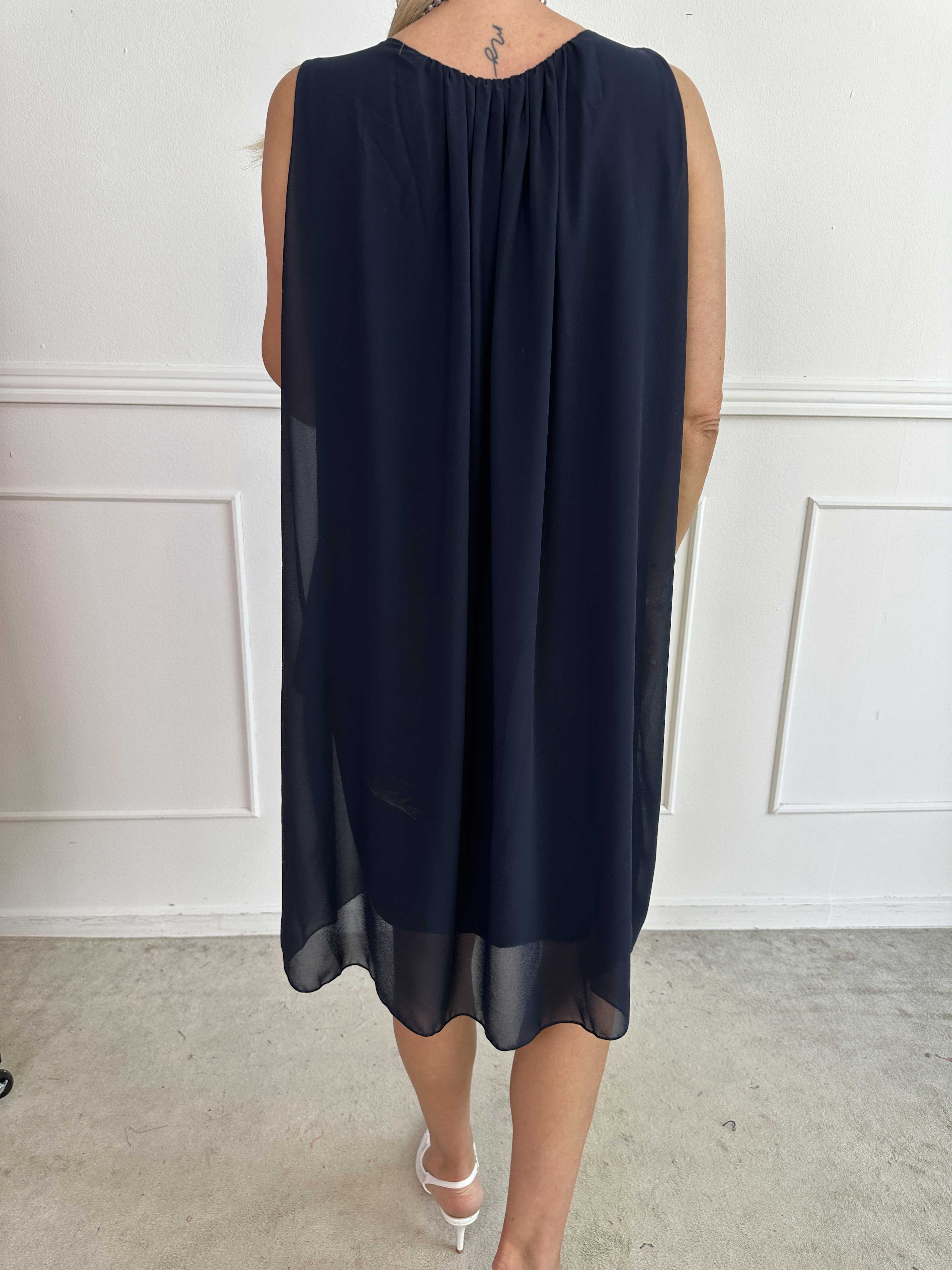 Chanelli - Sød kjole med chiffon flæselag