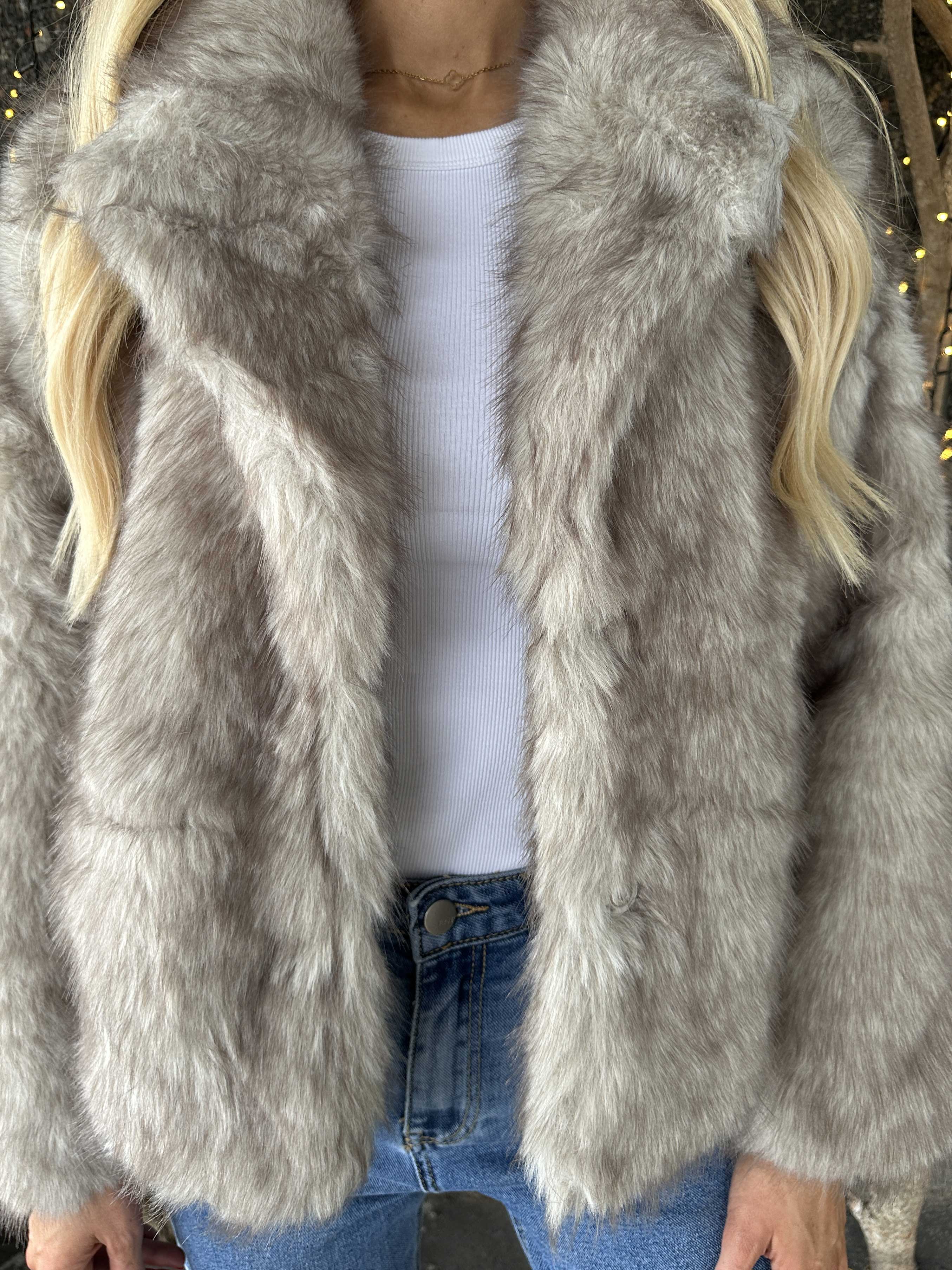 Charlene - Kort mjuk fuskpälsjacka