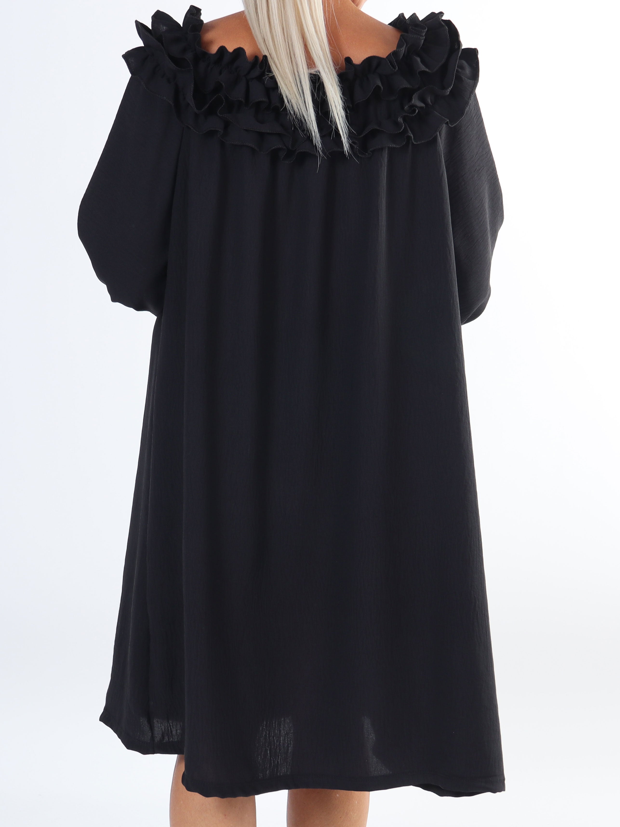 Chili Dress - Plus size klänning med långa ärmar och volanger