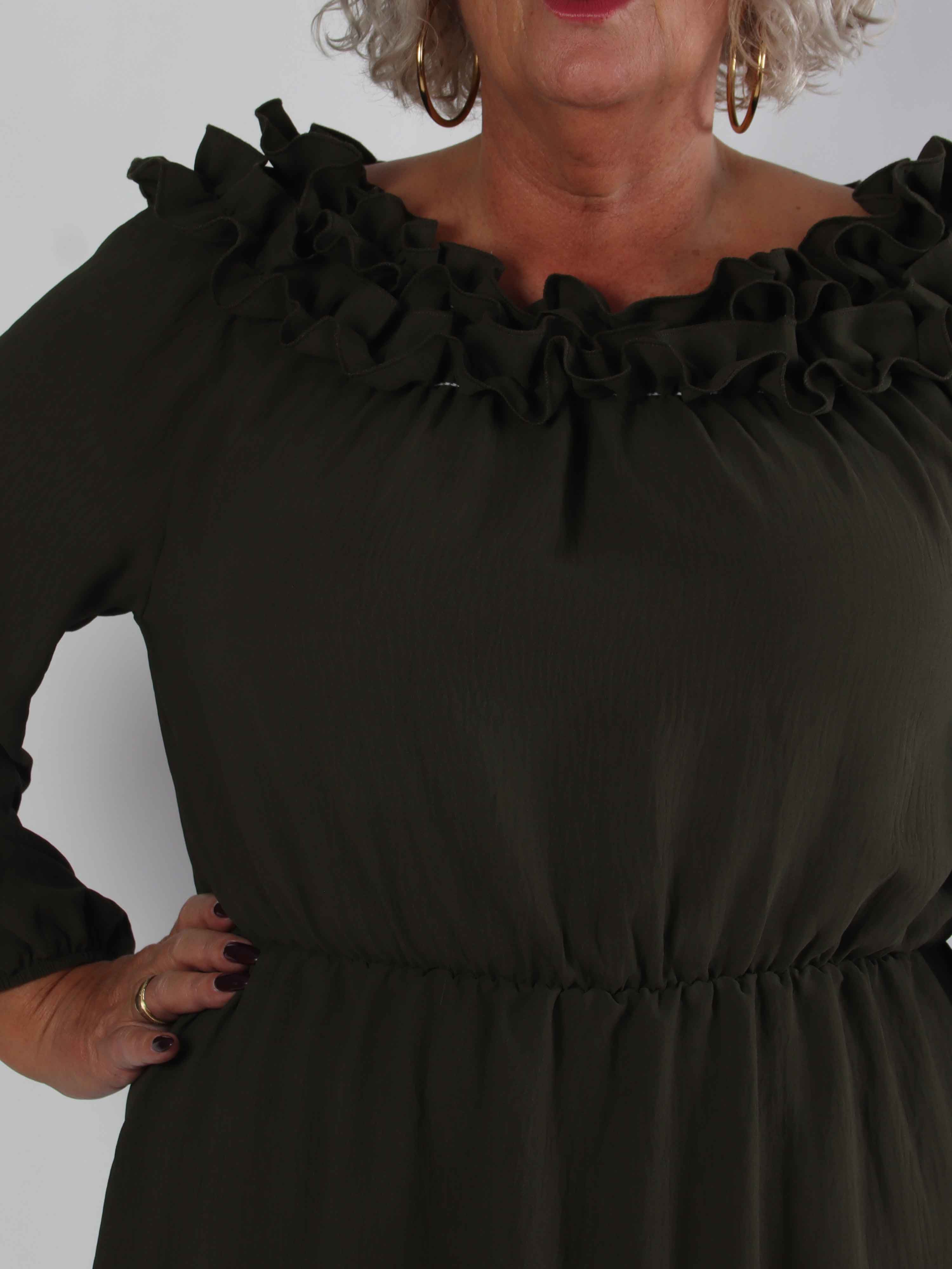 Chili Fitted Dress - Plus size klänning med volangkant och resår i midjan