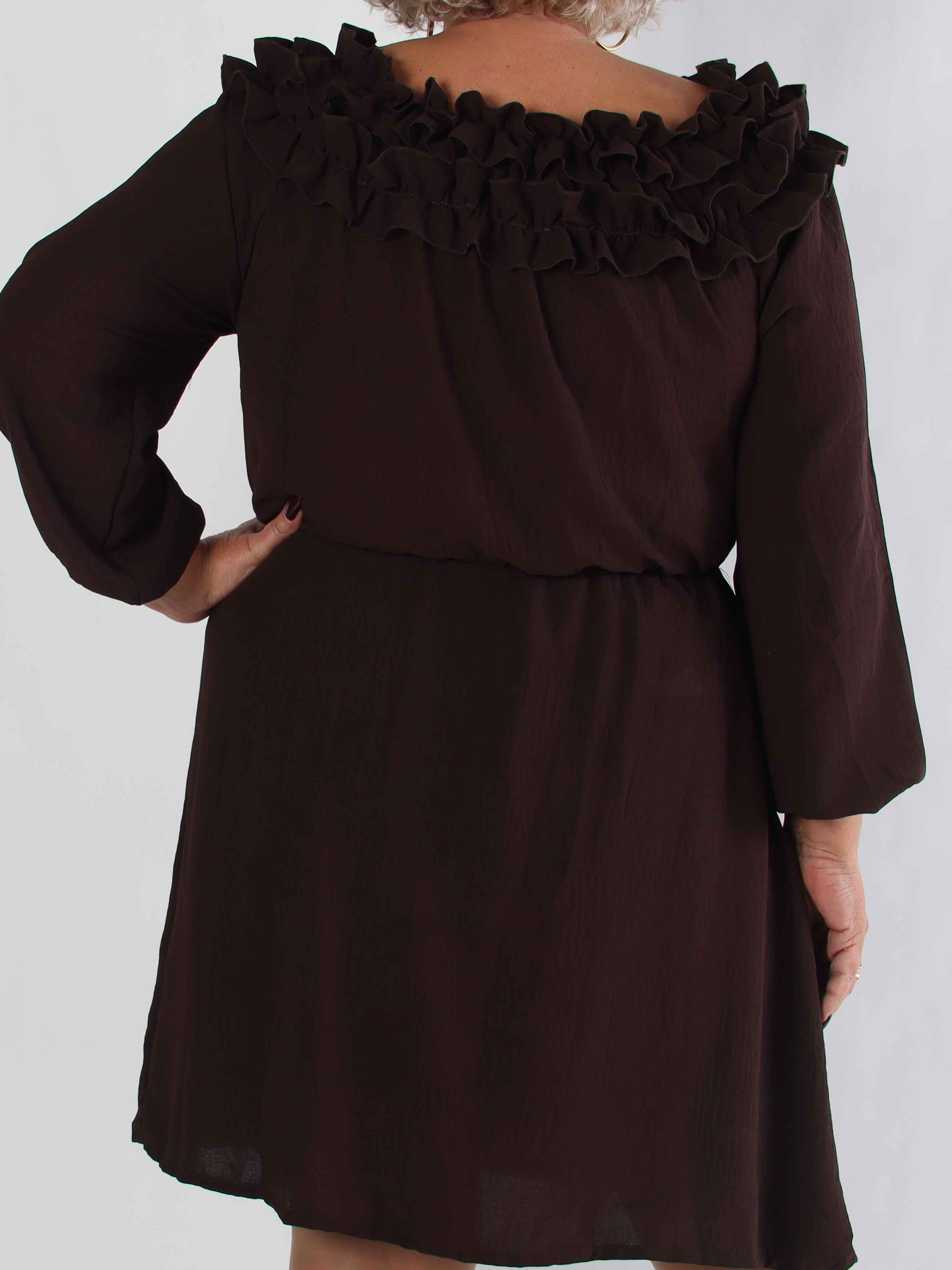 Chili Fitted Dress - Plus size klänning med volangkant och resår i midjan