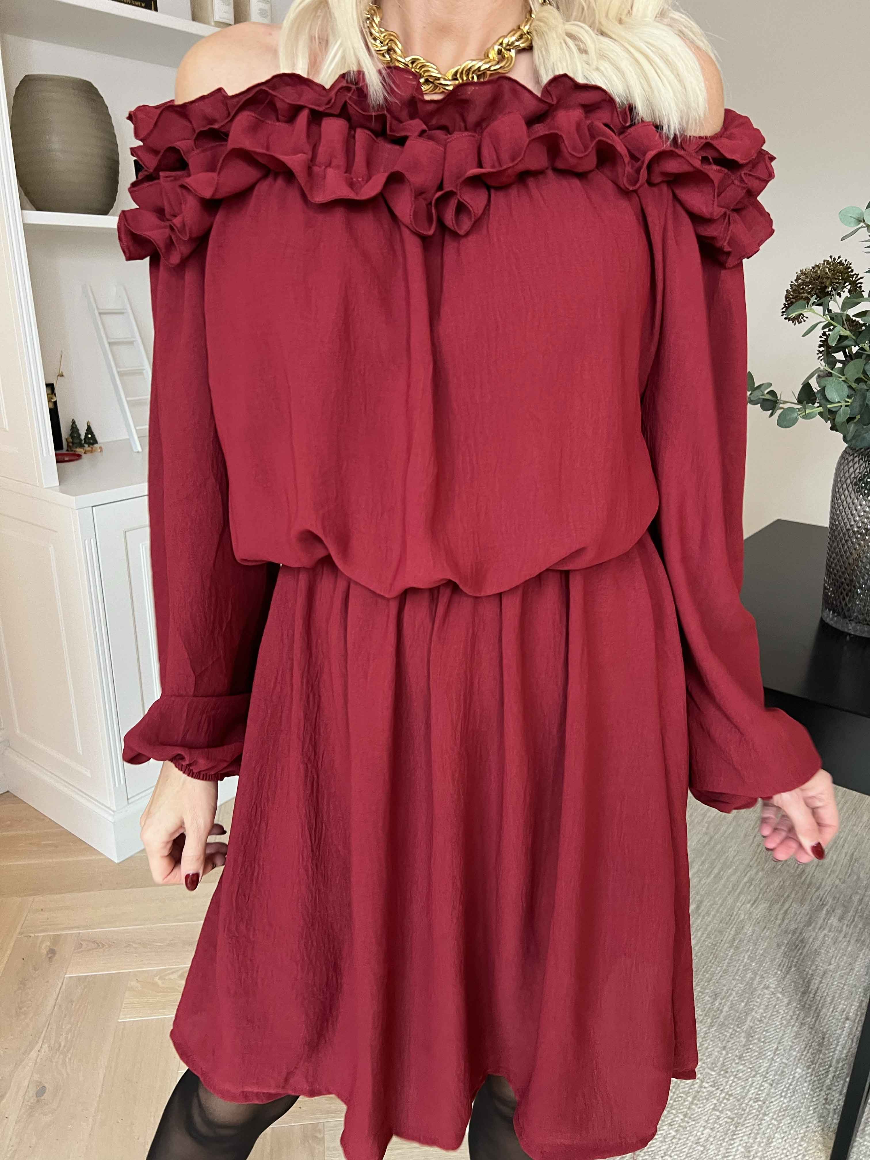 Chili Fitted Dress - Söt klänning med volangkant och resår i midjan