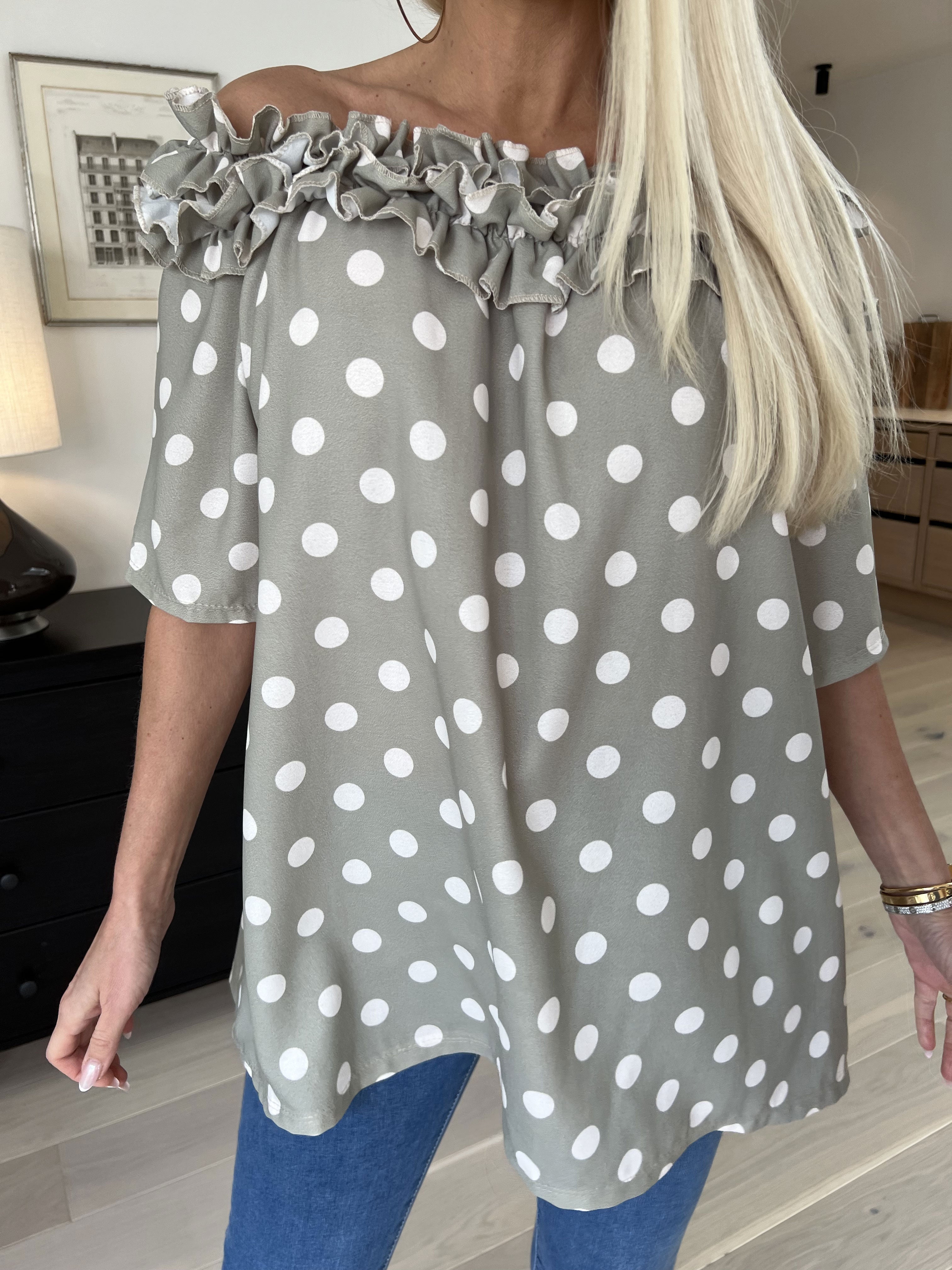 Chili Sleeveless Dot - Tunika med prickar och volanger