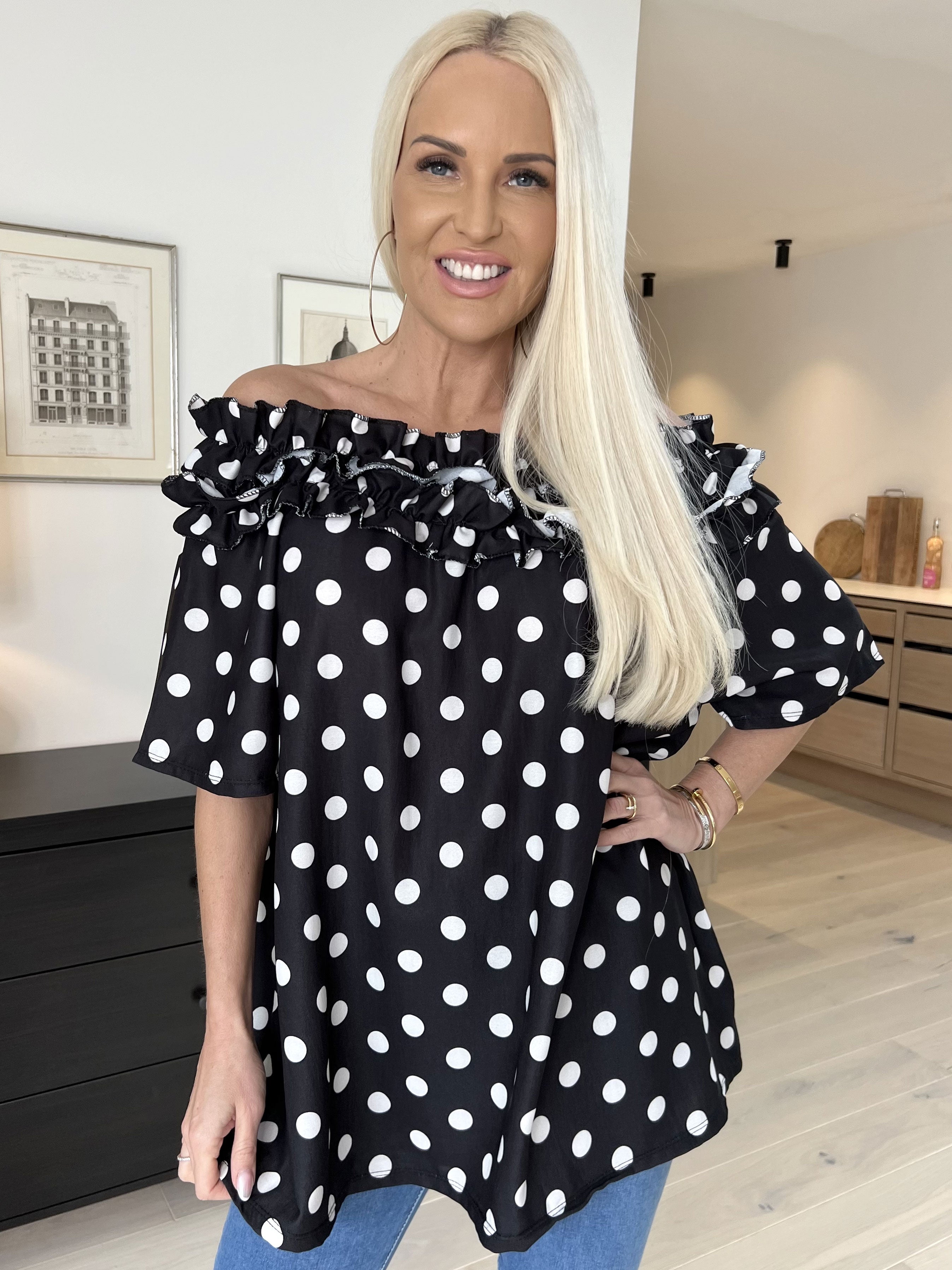 Chili Sleeveless Dot - Tunika med prickar och volanger