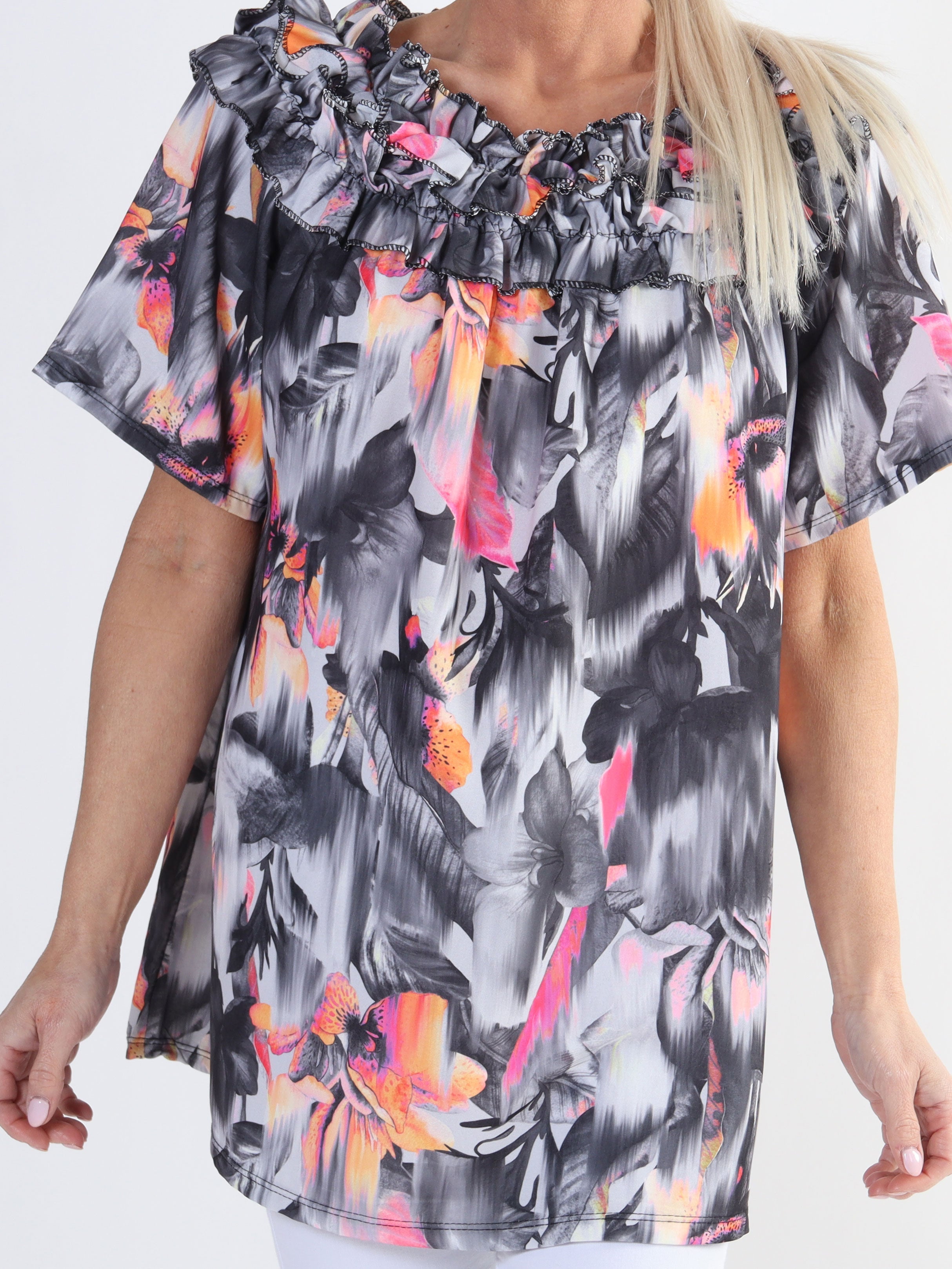 Chili Sleeveless Hawaii - Blommig tunika med volanger i plus size