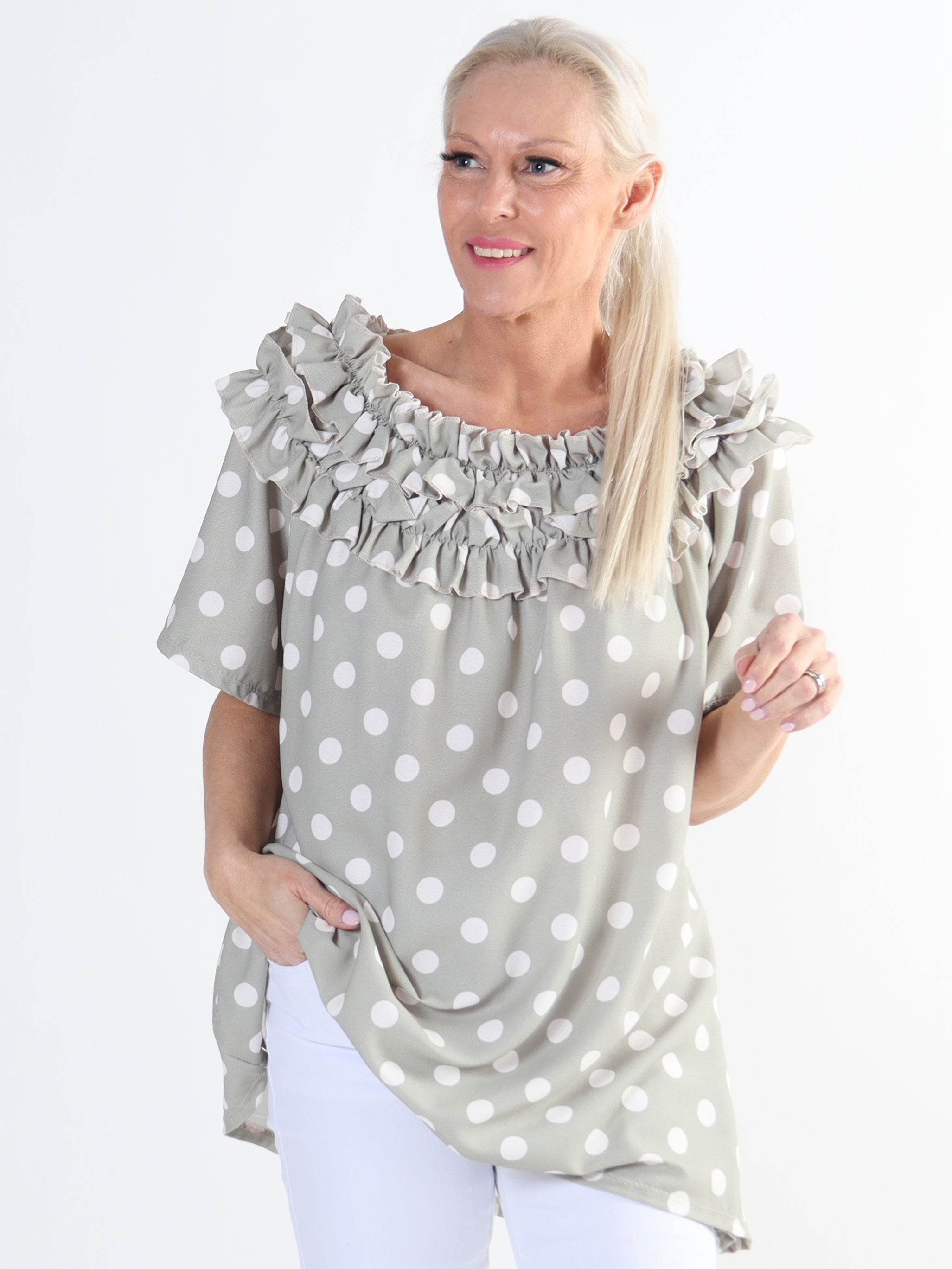 Chili Sleeveless Dot - Tunika med prickar och volanger i plus size