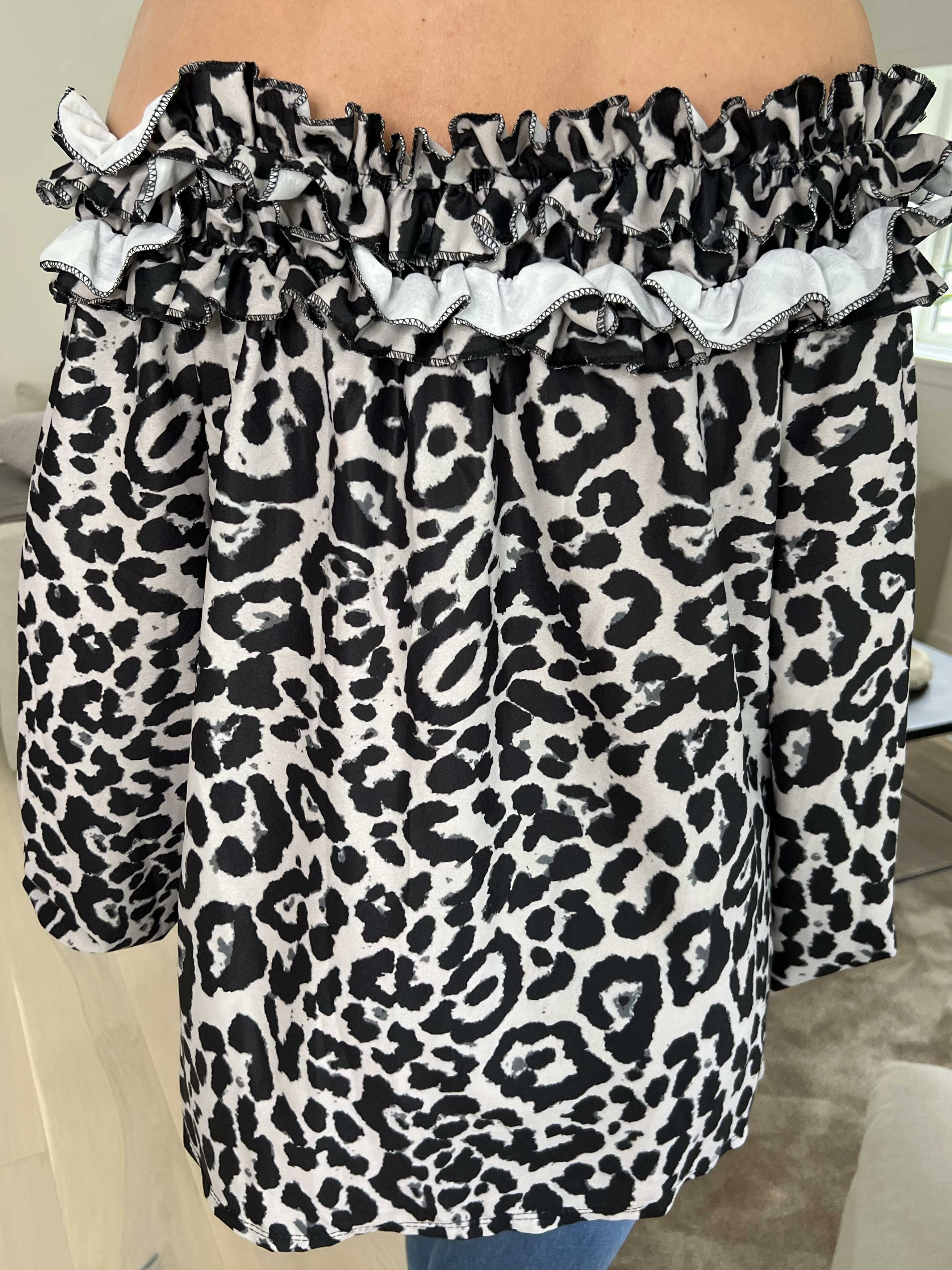 Chili Leo - Finaste tunika med leopardmönster och volangringning