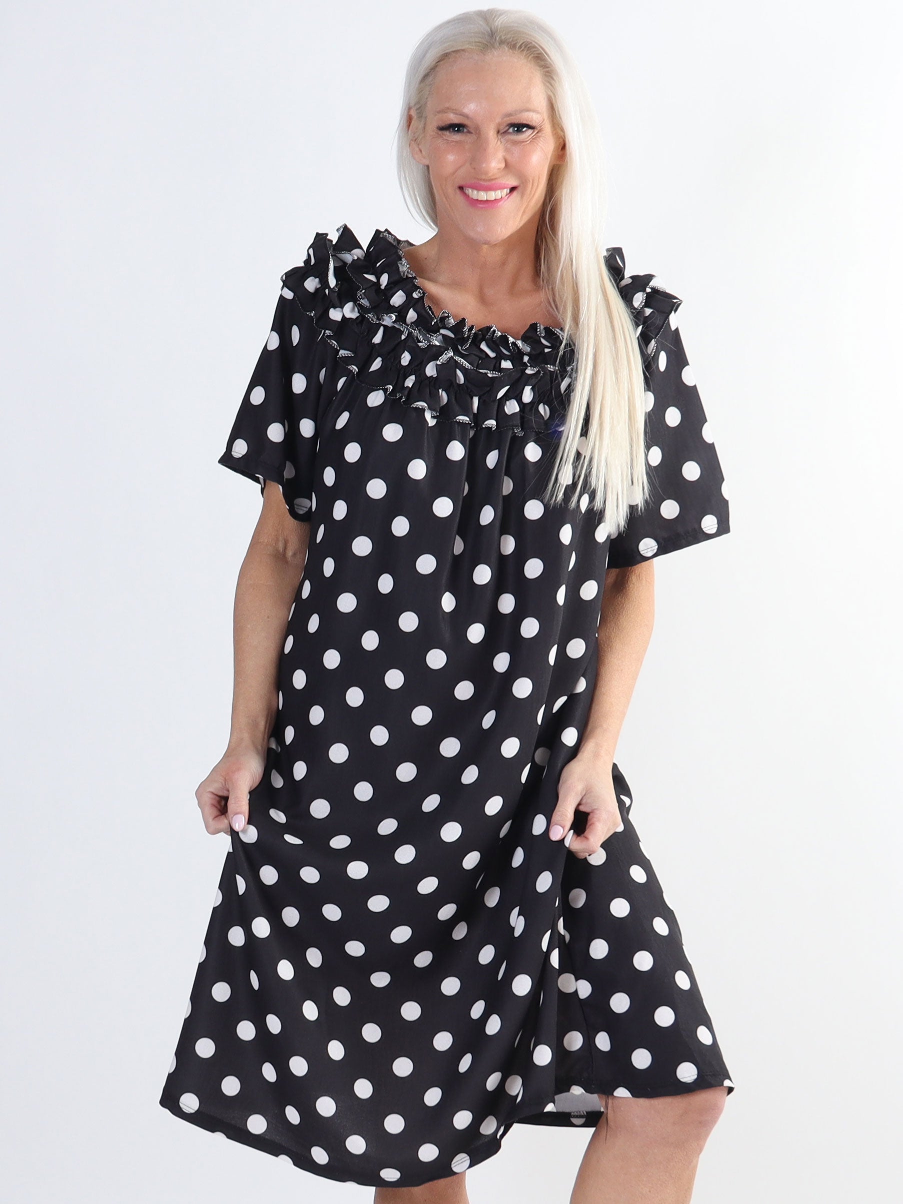 Chili Sleeveless Dress Dot - Plus size-klänning med prickar och volanger