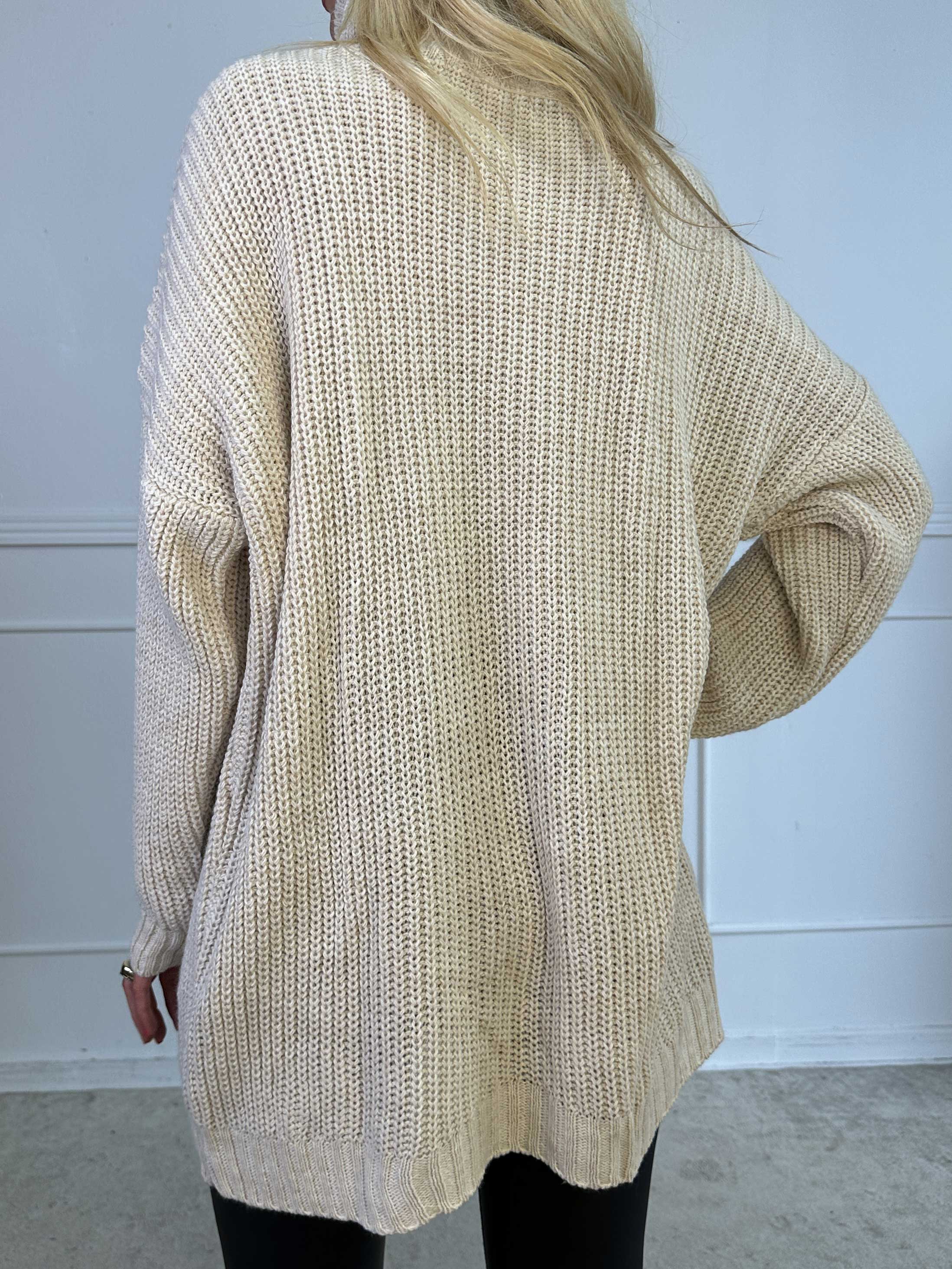 Cindy - Enfärgad mysig stickad tröja med polokrage