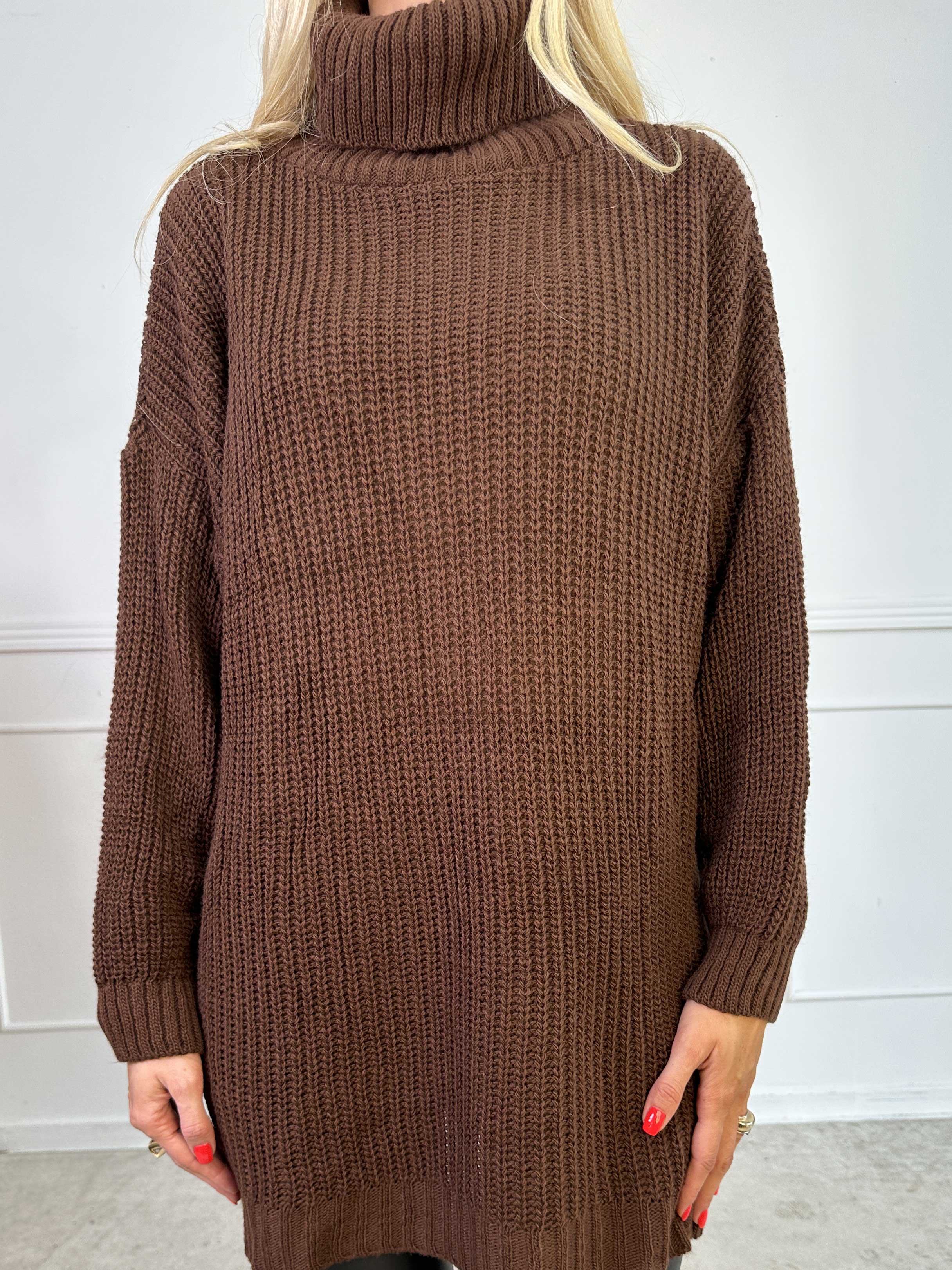 Cindy - Enfärgad mysig stickad tröja med polokrage