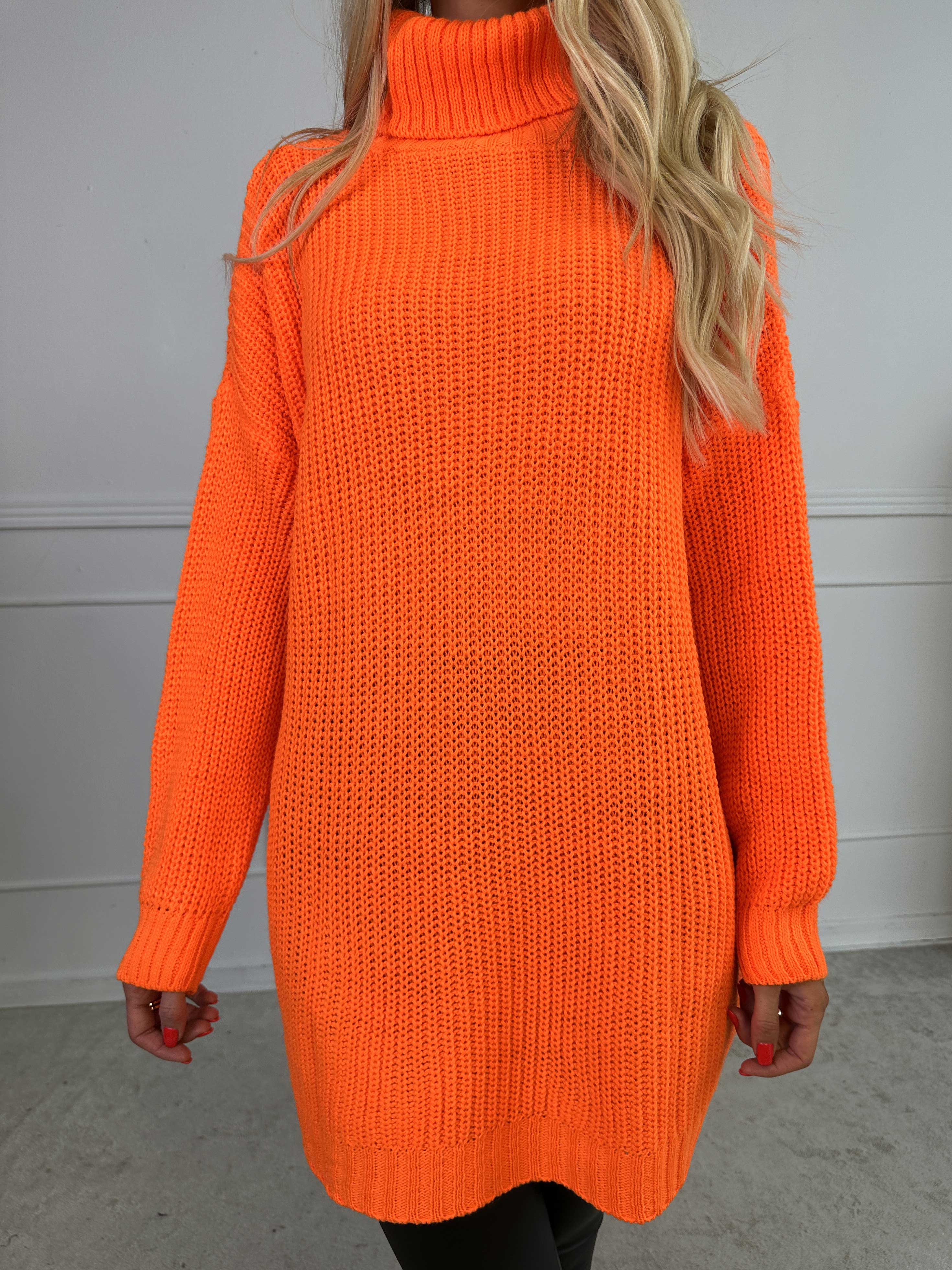 Cindy - Enfärgad mysig stickad tröja med polokrage