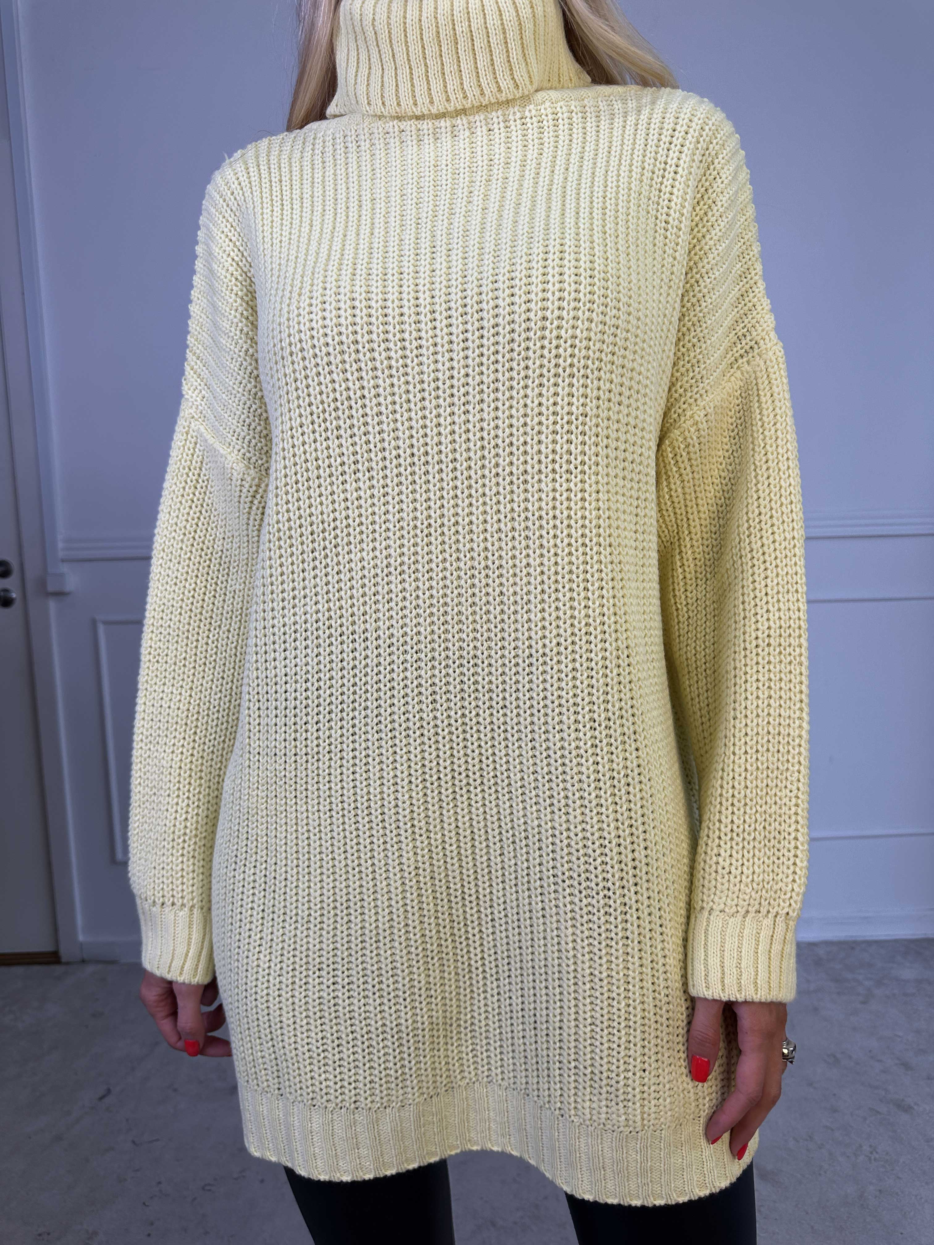 Cindy - Enfärgad mysig stickad tröja med polokrage