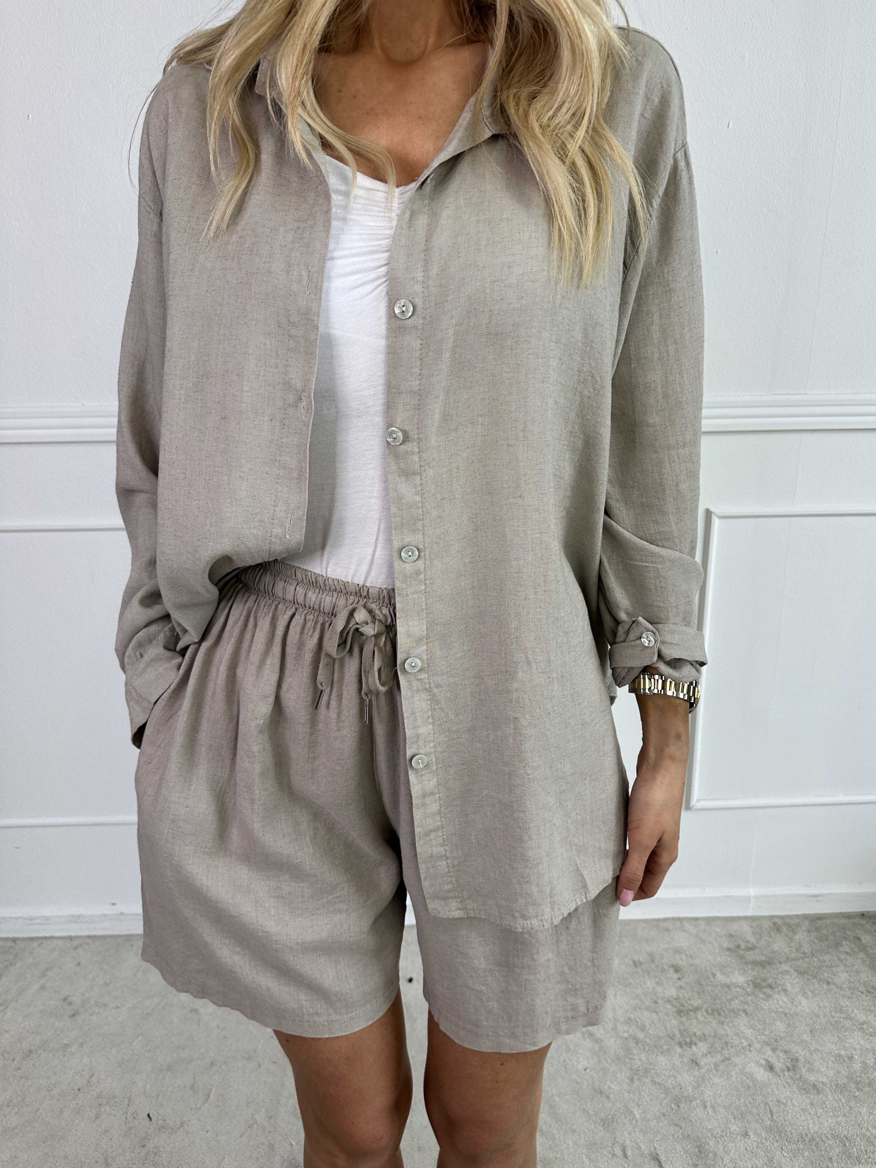 Clara Shirt - Enfärgad skjorta i viskos och linne