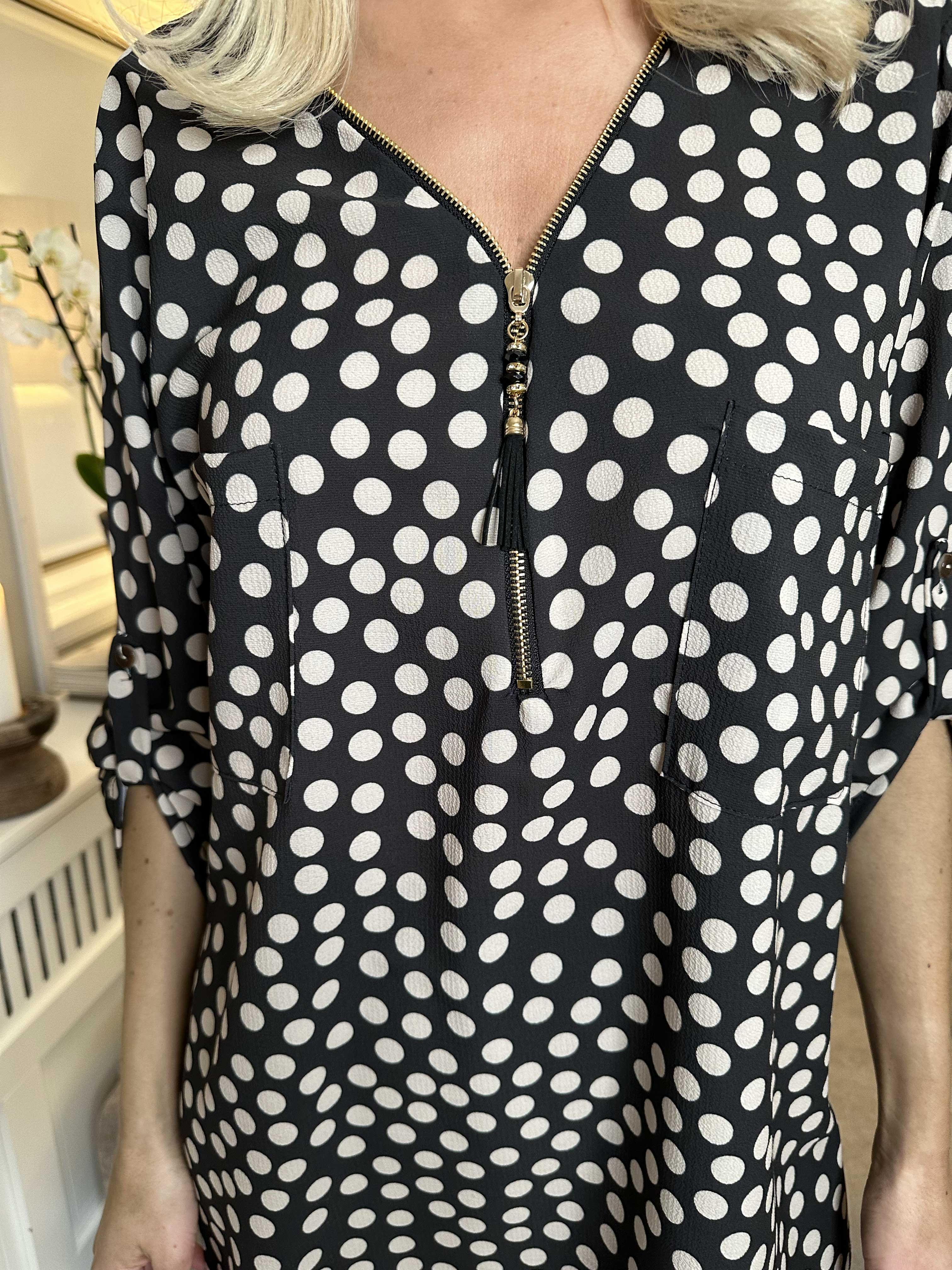 Claudia Dot - Tunika med prickar och dragkedja