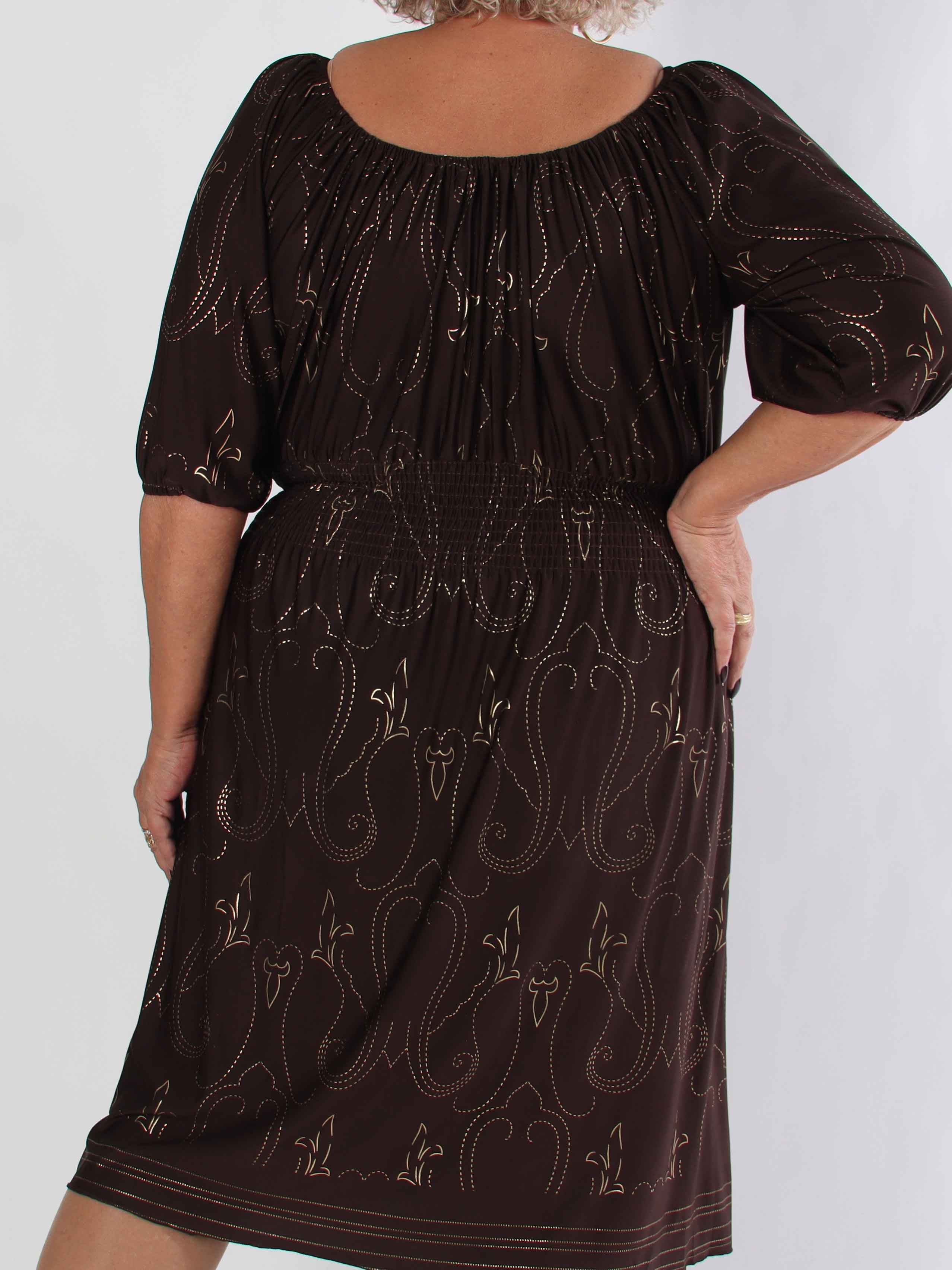 Cora Royal Gold Midi - Elastisk plus size kjole med guld print