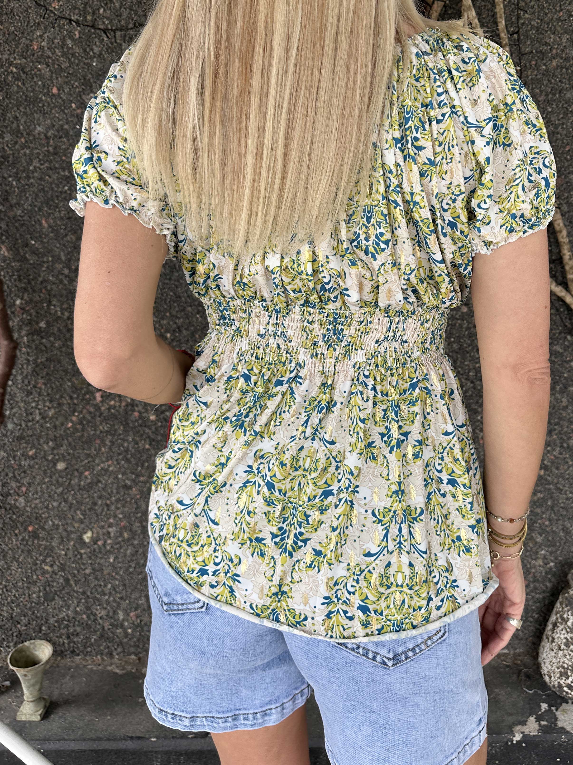 Cora Royal Shirt - Söt elastisk blus med resår under bysten