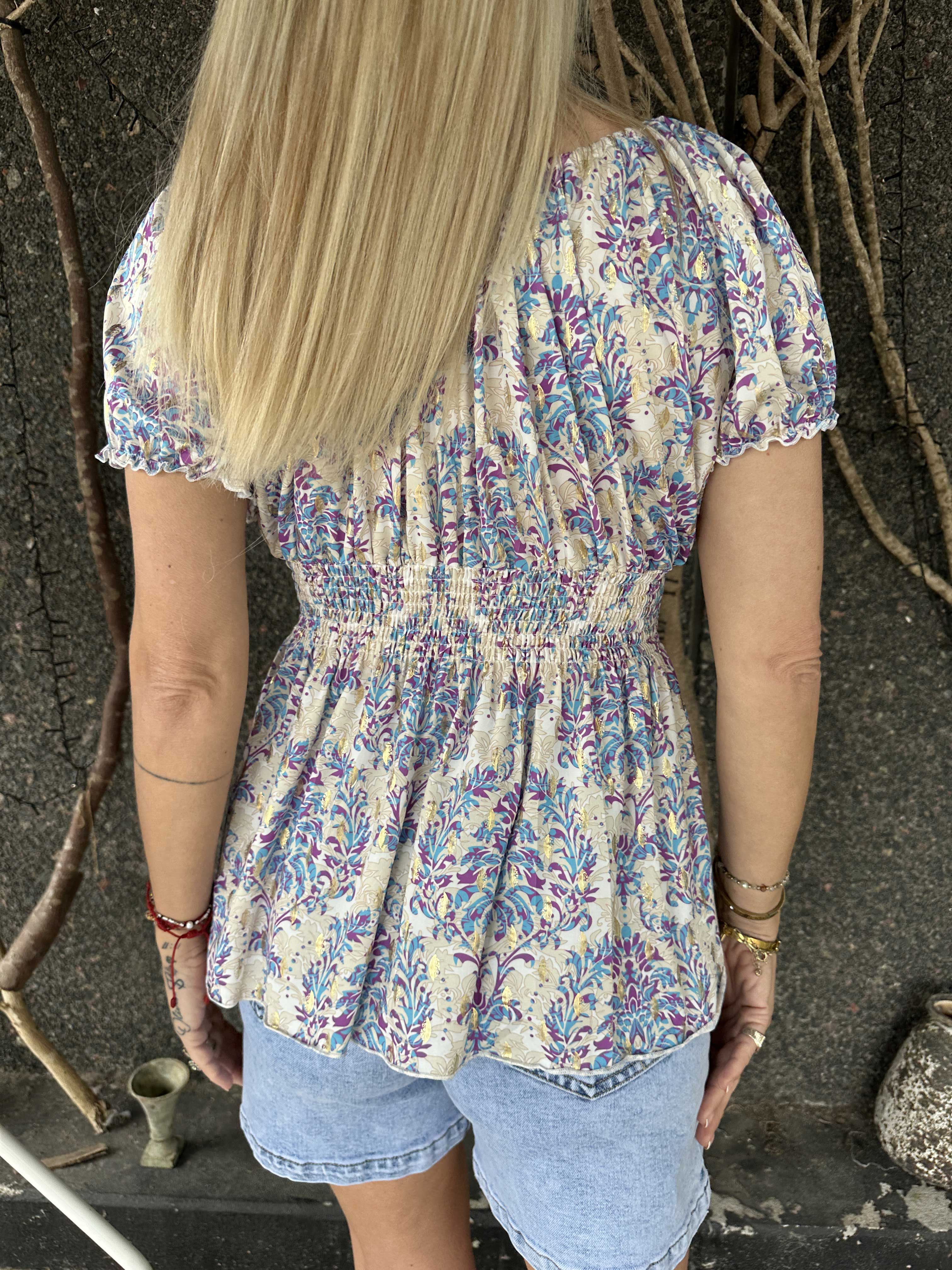 Cora Royal Shirt - Söt elastisk blus med resår under bysten