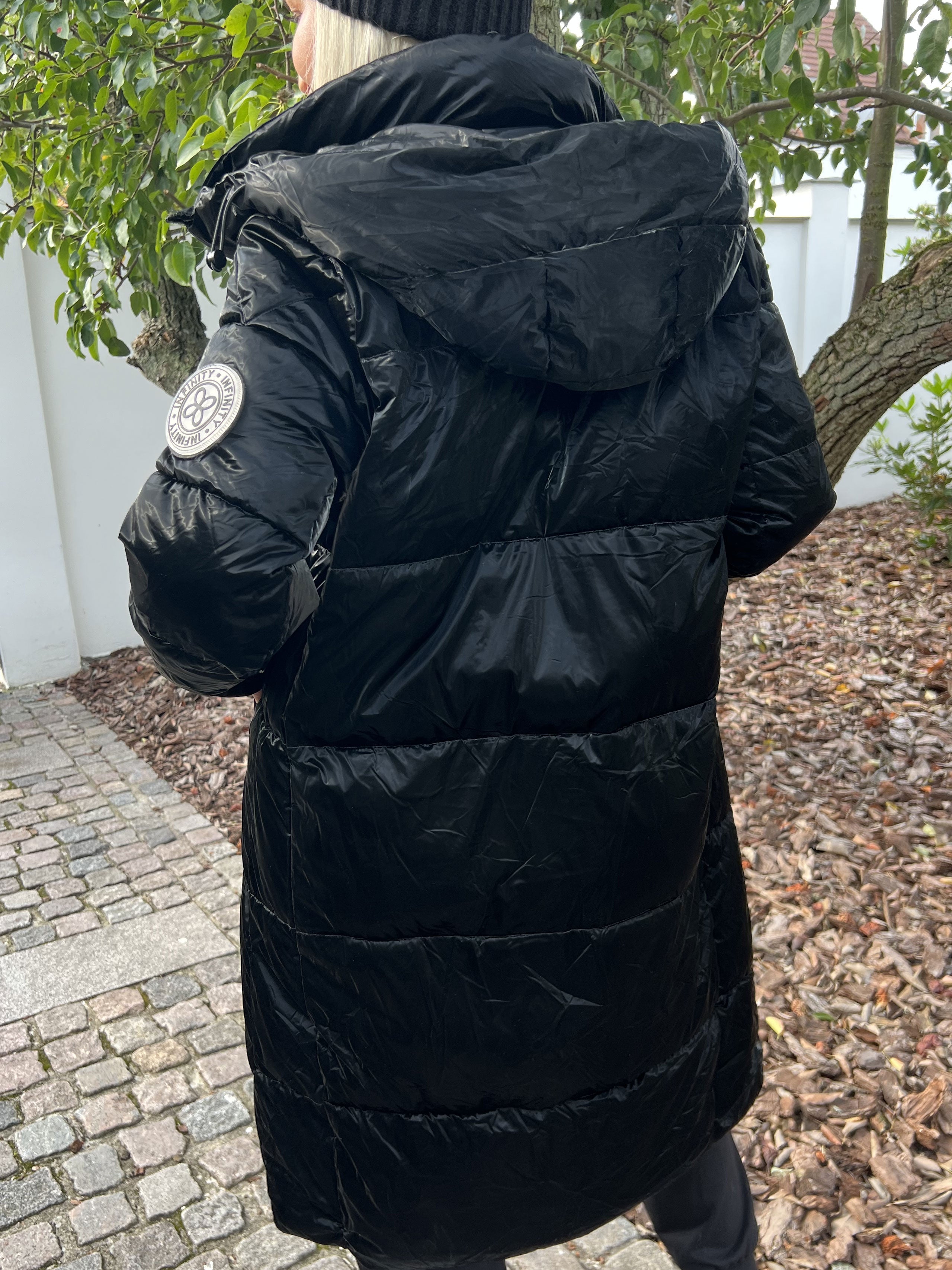 Cristabel - Shiny dunjacka med luva