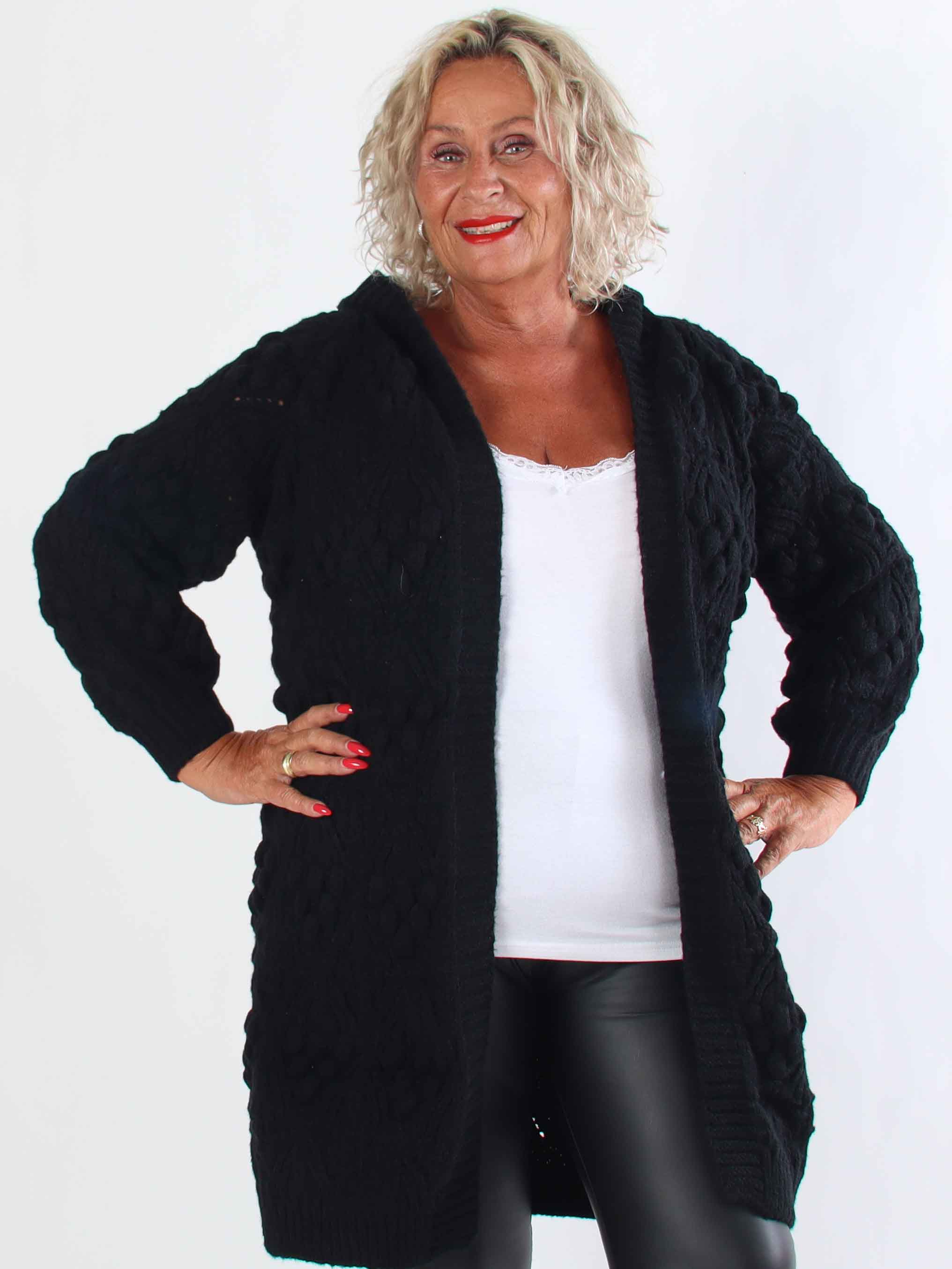 Cronia - Tjock stickad plus size kofta med luva