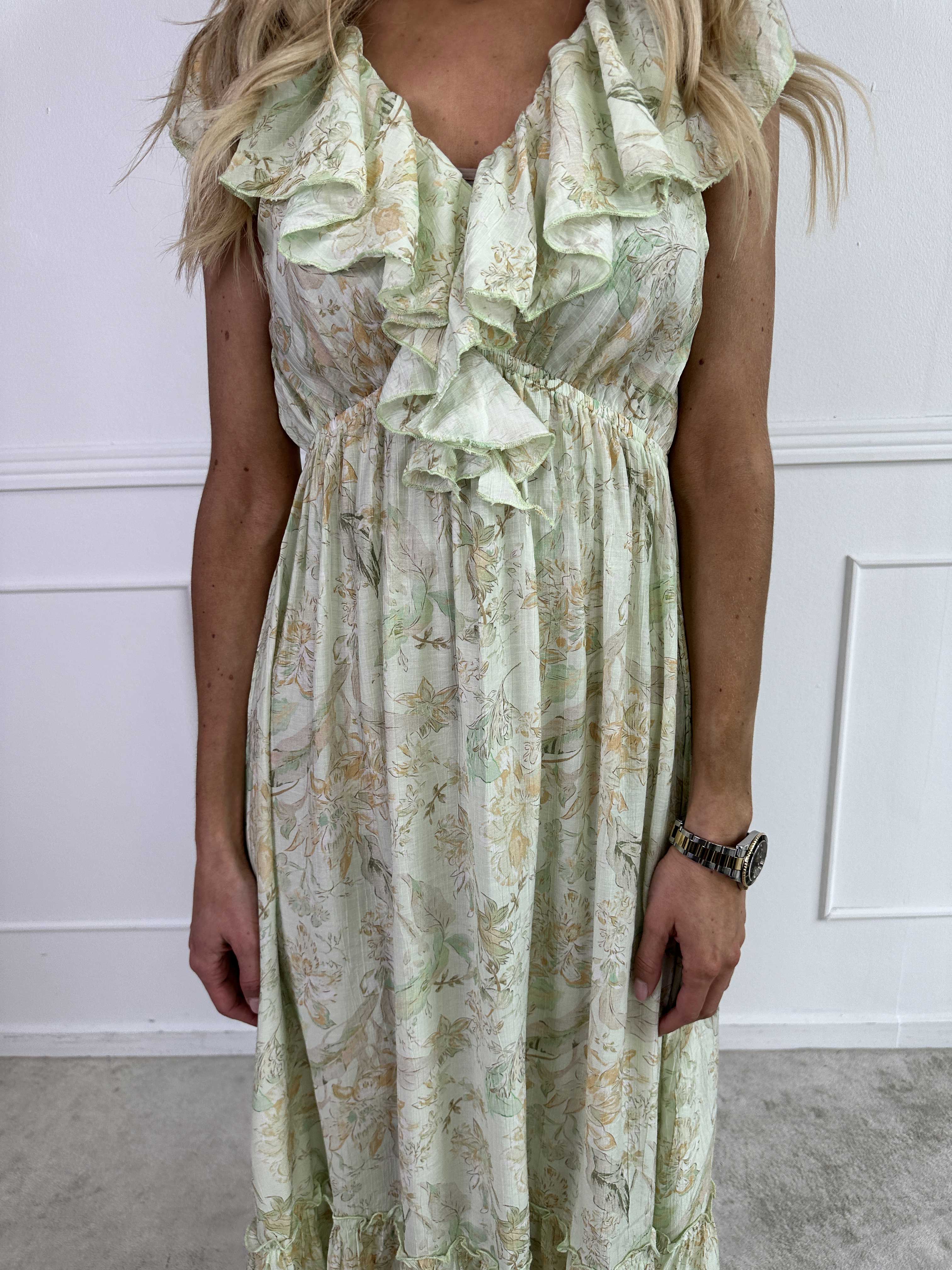 Daenerys - Söt sommarklänning i viskos med volanger och blommor