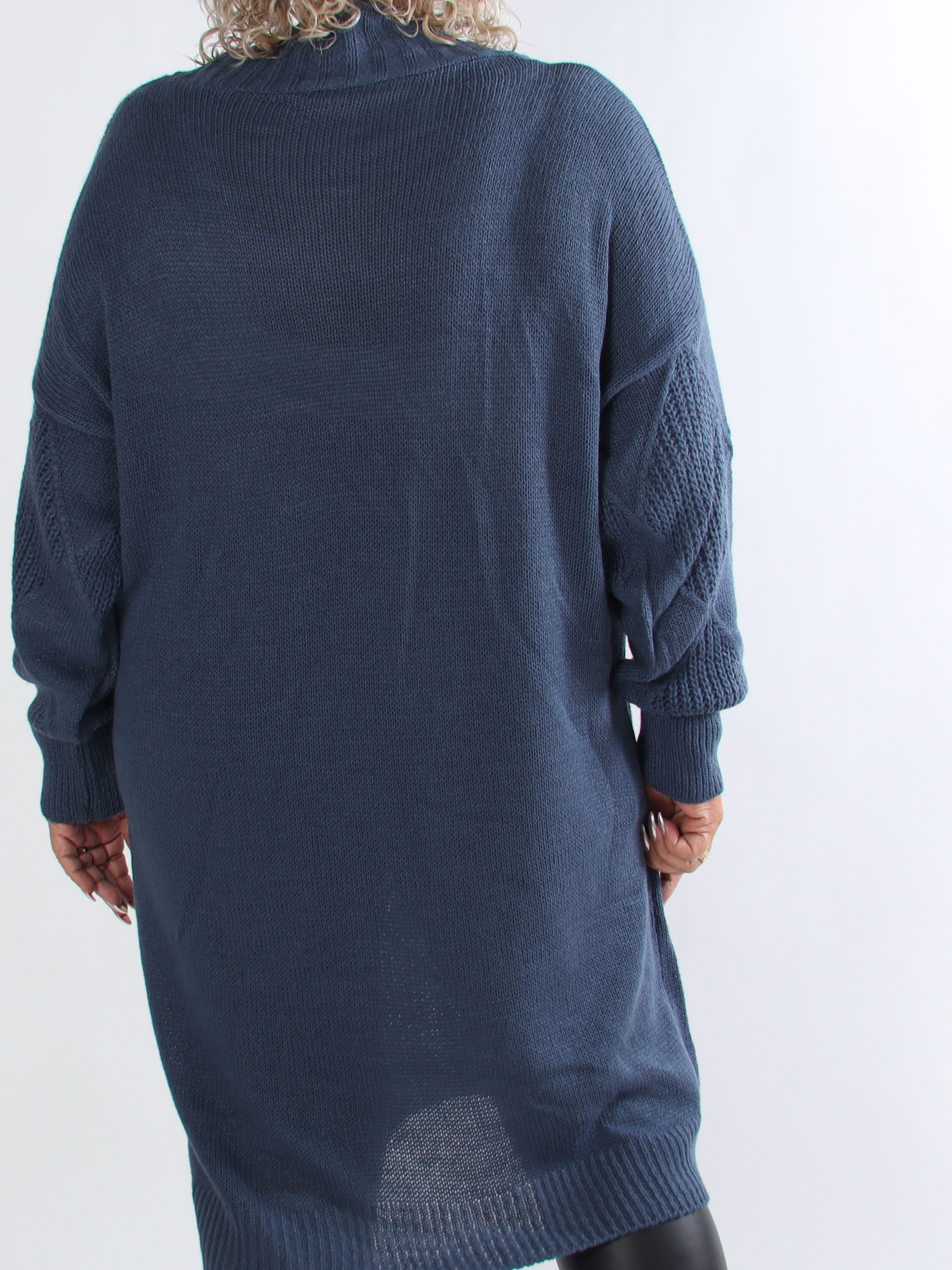 Dagmar - Stickad plus size klänning med polokrage