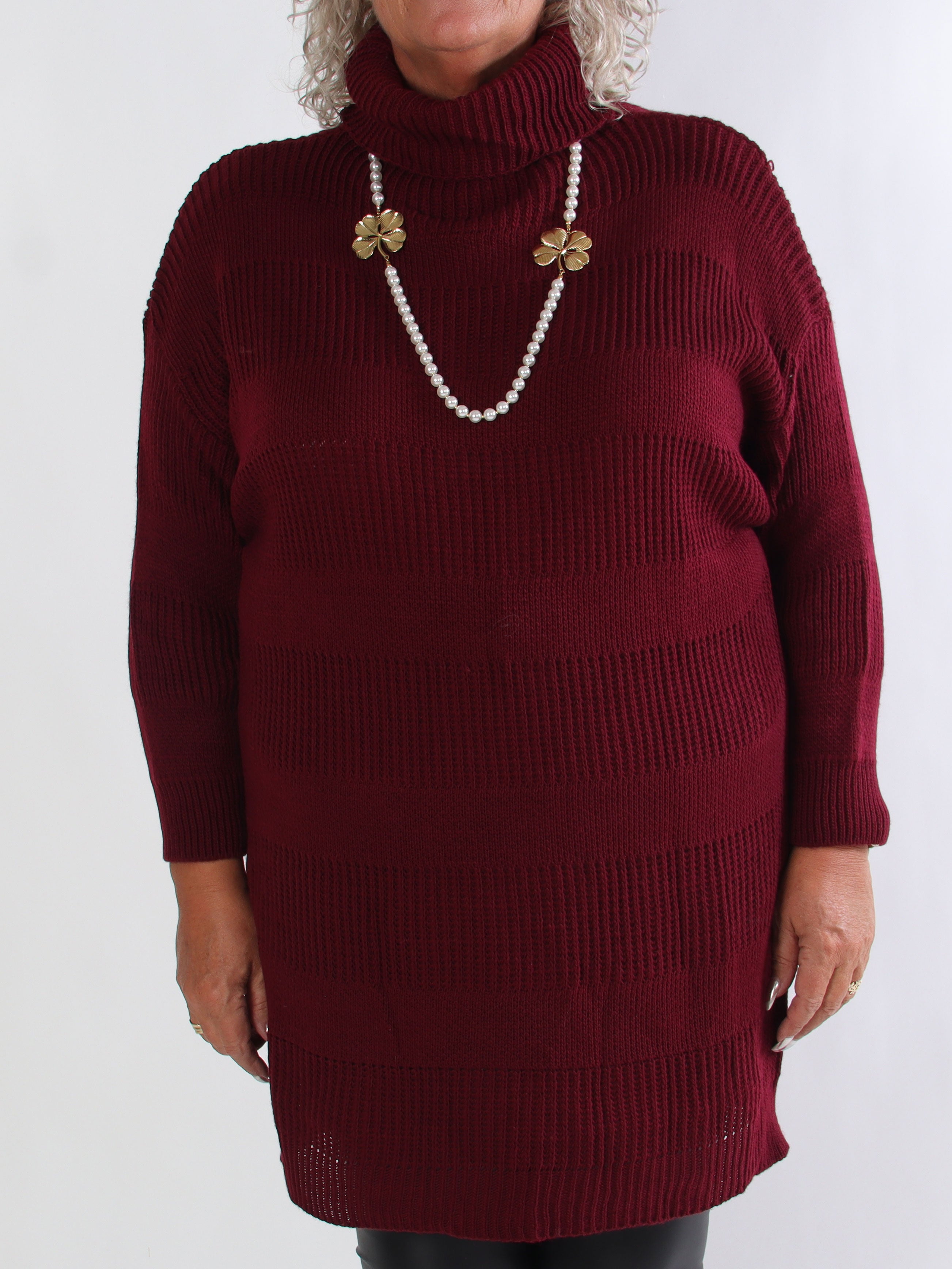 Dagmar - Stickad plus size klänning med polokrage