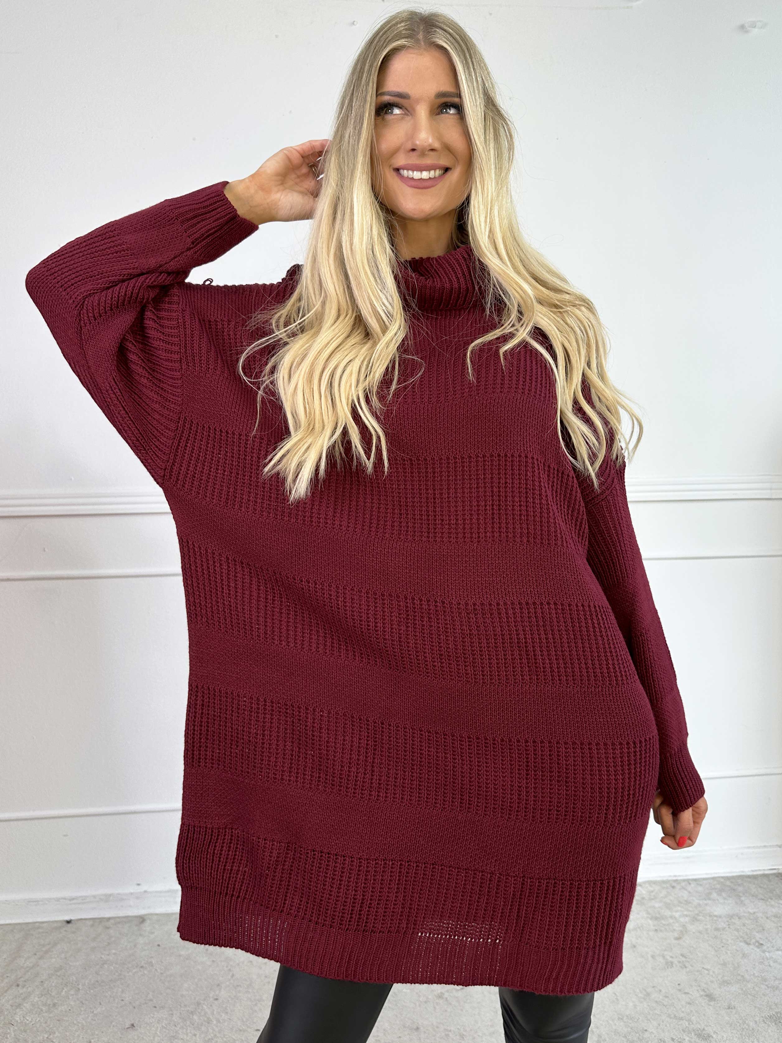 Dagmar - Stickad klänning med polokrage