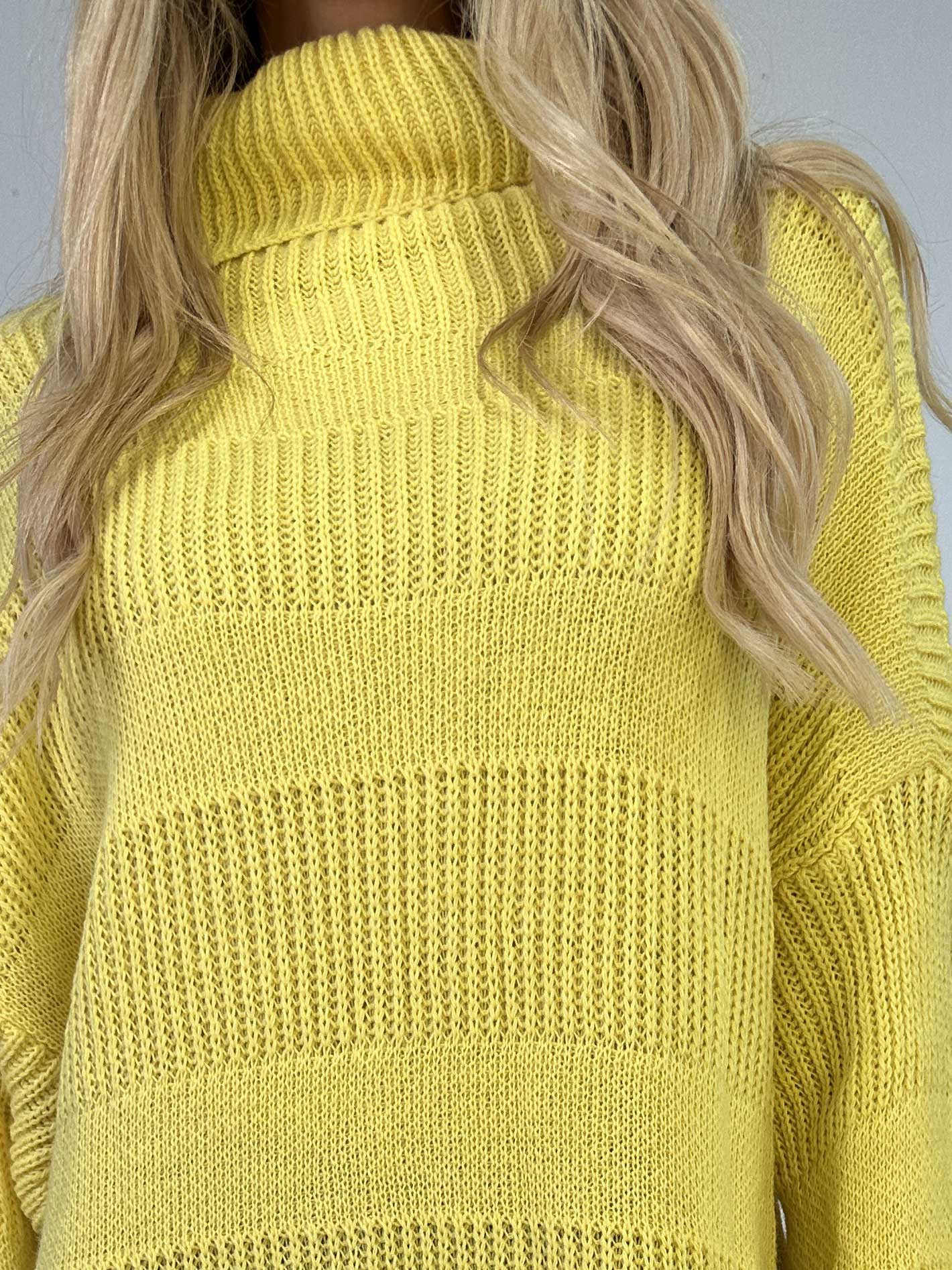 Dagmar - Stickad klänning med polokrage