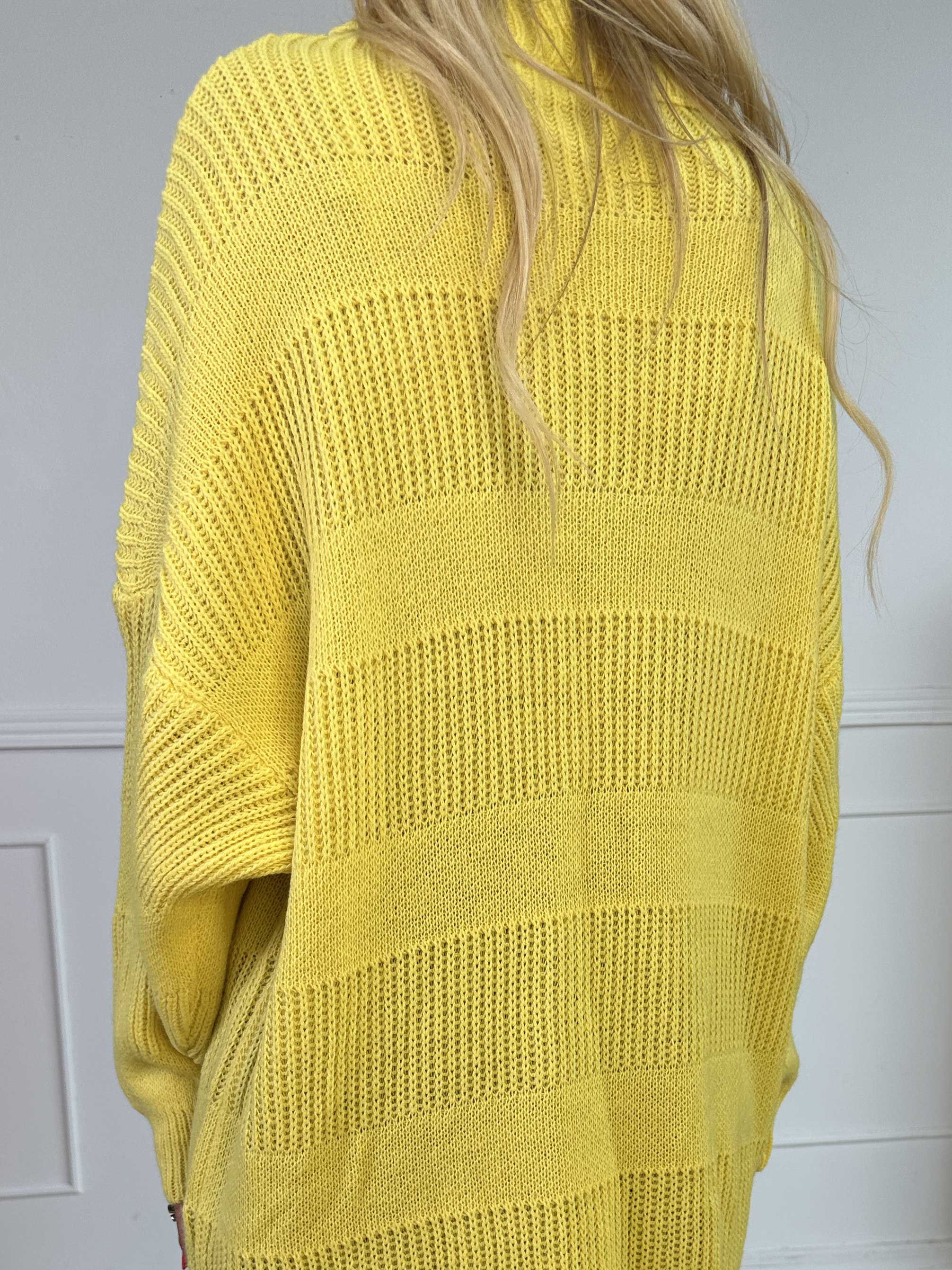 Dagmar - Stickad klänning med polokrage