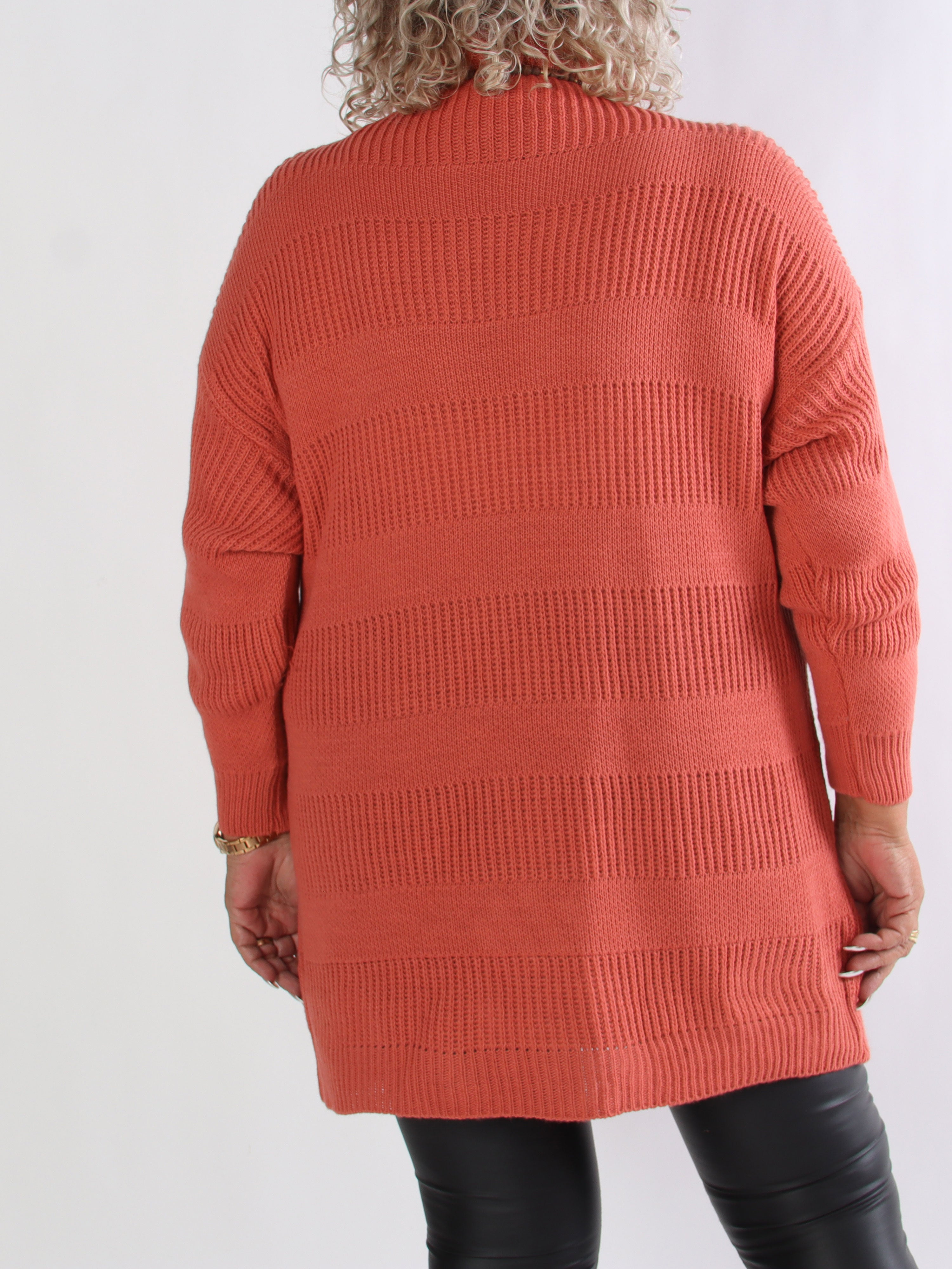 Dagmar - Stickad plus size klänning med polokrage