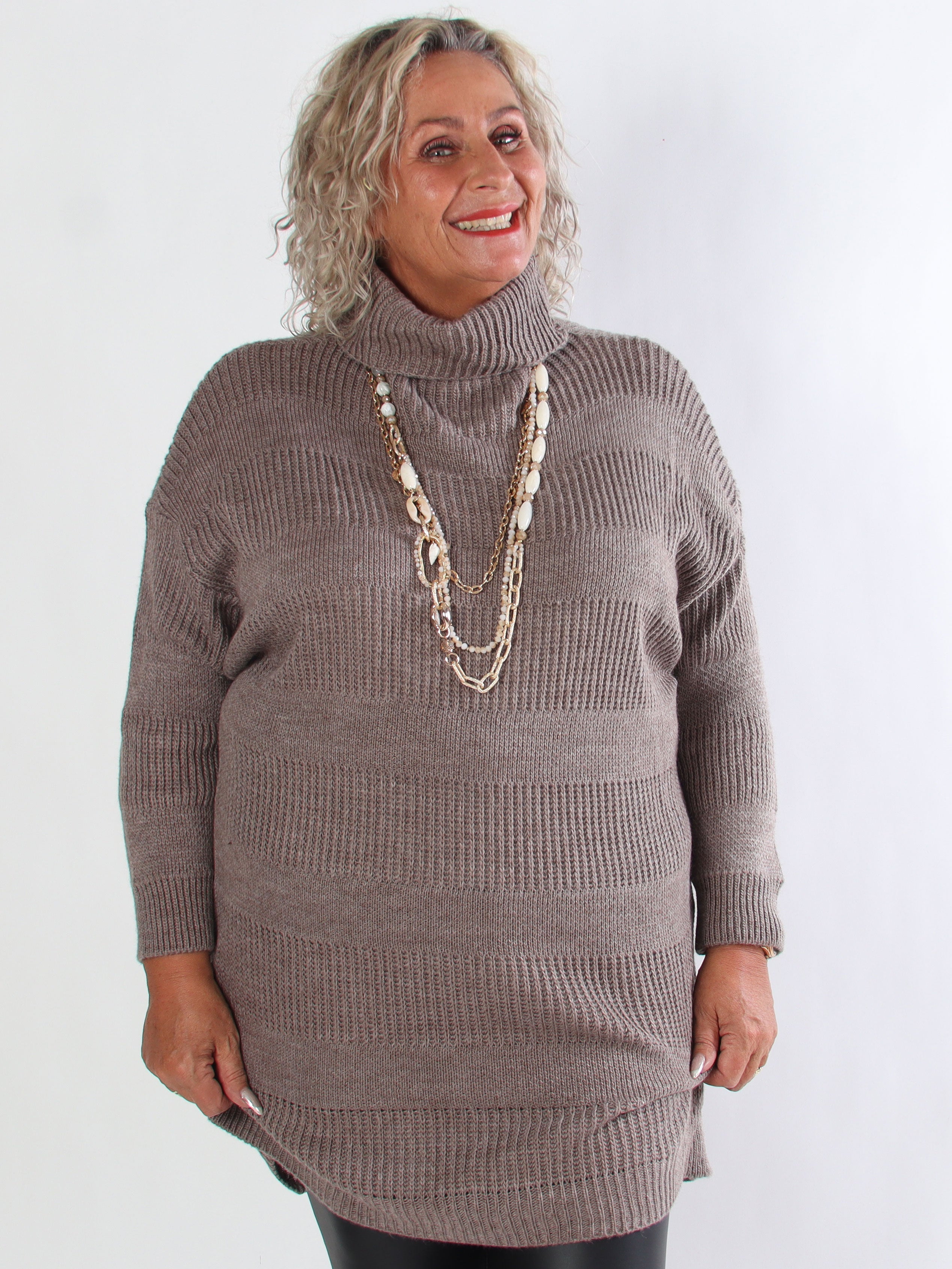 Dagmar - Stickad plus size klänning med polokrage