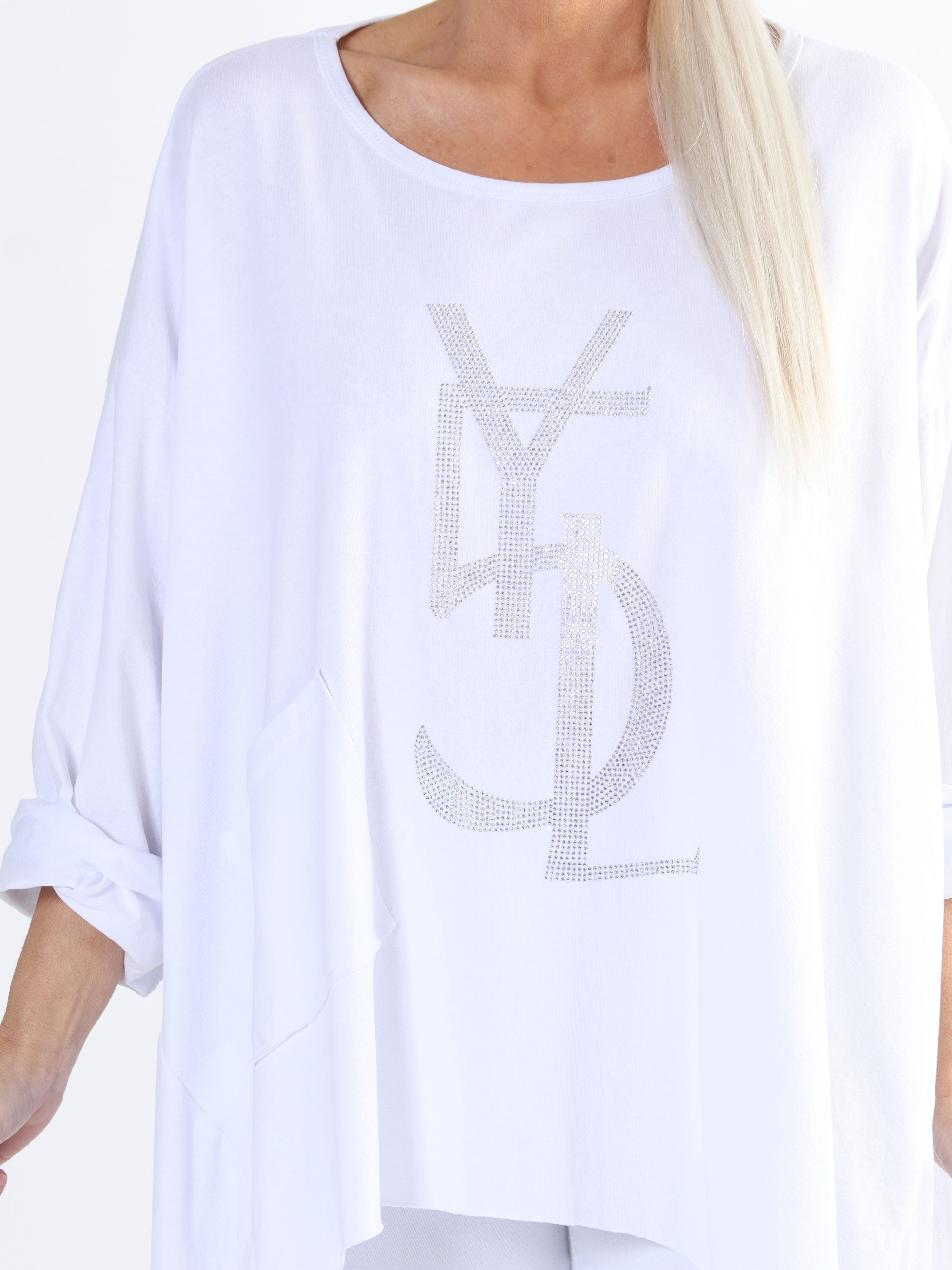 Daniella - Blus med olika skärningar och mockakant på bröstet