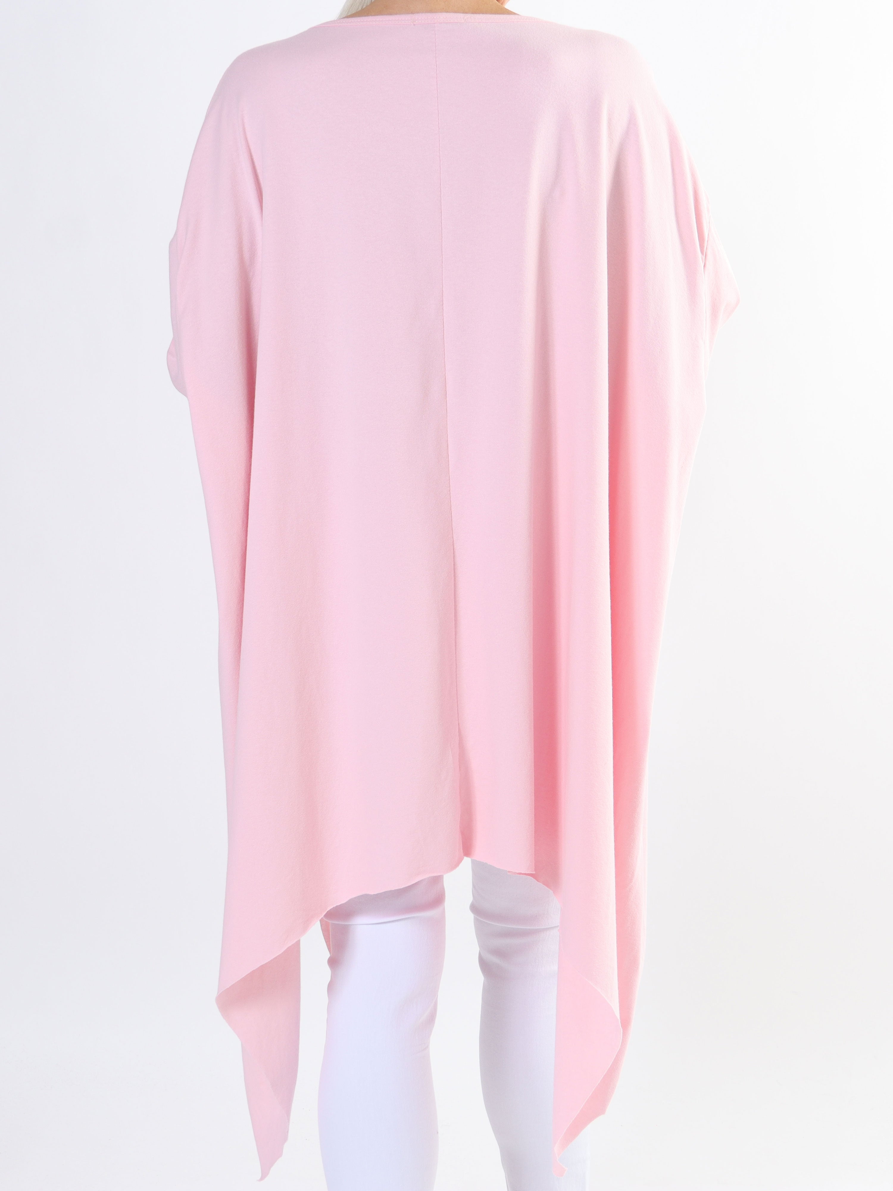 Daniella - Blus med olika skärningar och mockakant på bröstet