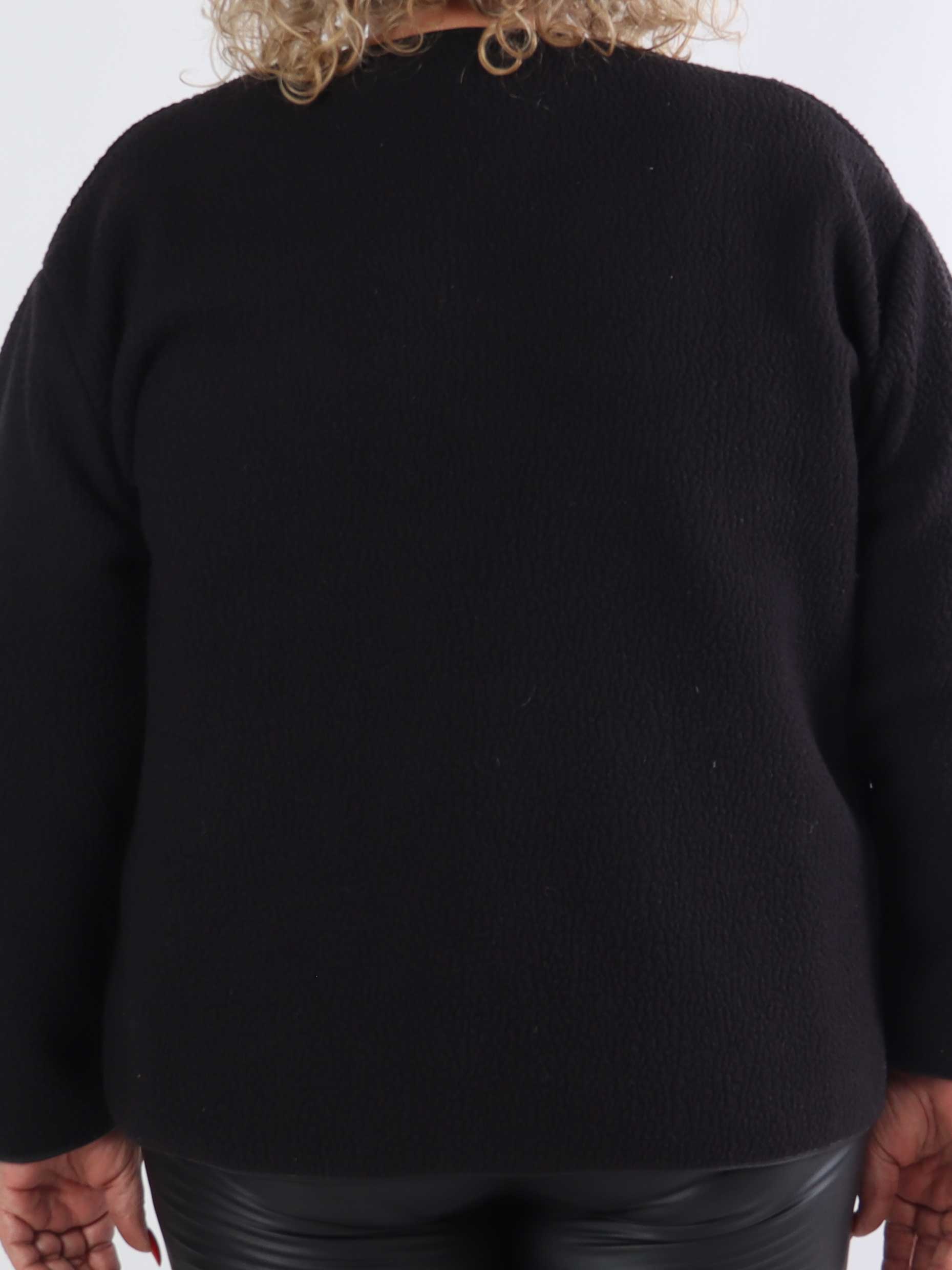 Danya - Fleecekofta i plus size med rosetter i läderlook